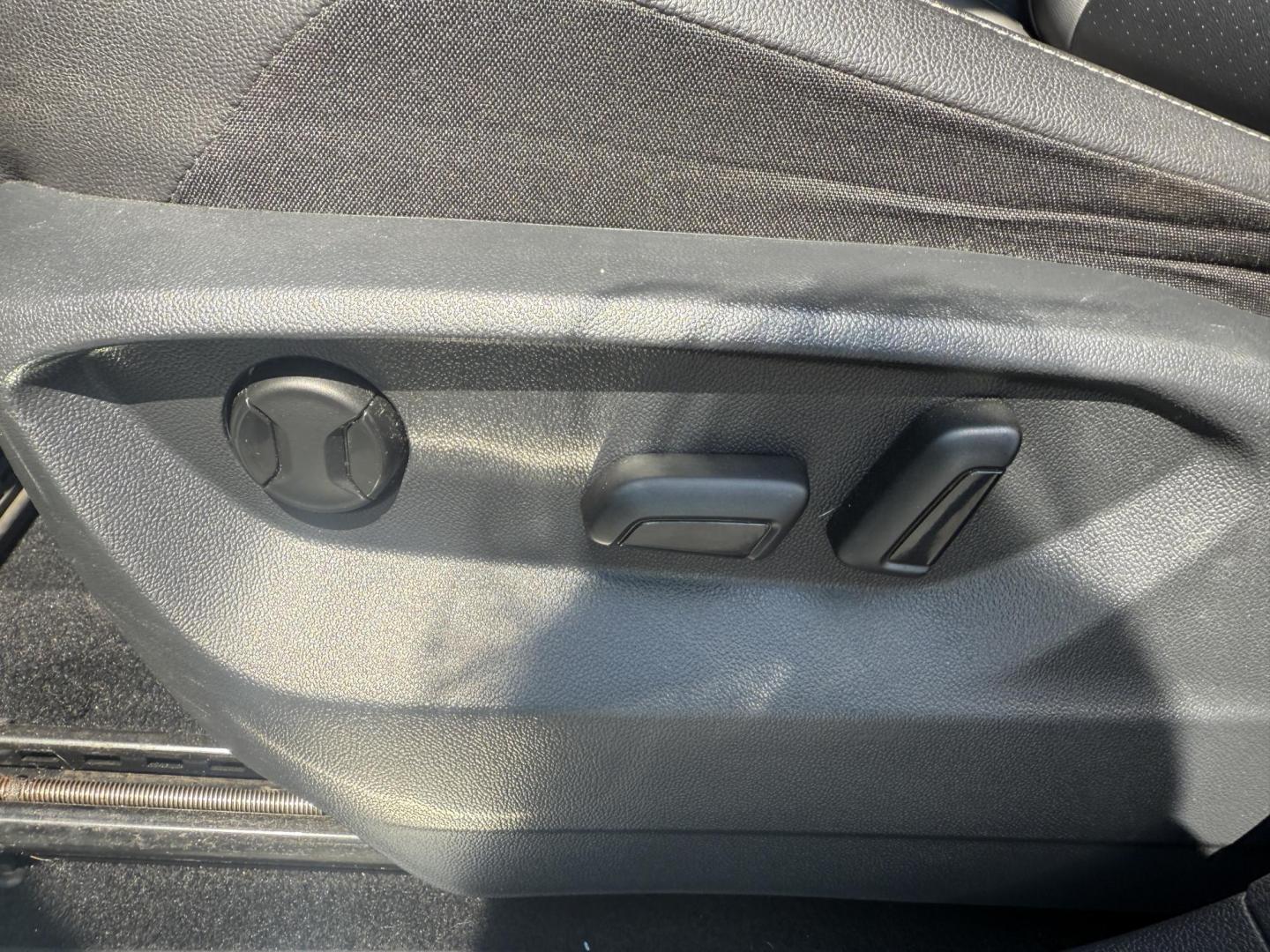 2021 Gray /Black Volkswagen Tiguan SE 4Motion AWD (3VV2B7AX7MM) with an 2.0L I4 DOHC 16V TURBO engine, 8A transmission, located at 11115 Chardon Rd. , Chardon, OH, 44024, (440) 214-9705, 41.580246, -81.241943 - Photo#19
