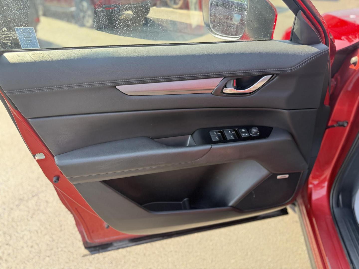 2018 Red /Black Mazda CX-5 Touring AWD (JM3KFBCM9J0) with an 2.5L I4 DOHC 16V engine, 6 Speed Automatic transmission, located at 547 E. Main St., Orwell, OH, 44076, (440) 437-5893, 41.535435, -80.847855 - This 2018 Mazda CX-5 Touring AWD with a 2.5L I4 engine and 6-speed automatic transmission offers a well-rounded package, delivering up to 30 MPG on the highway. It comes equipped with advanced safety features like Blind Spot Monitoring, Rear Cross Traffic Alert, and Adaptive Cruise Control, enhancin - Photo#8