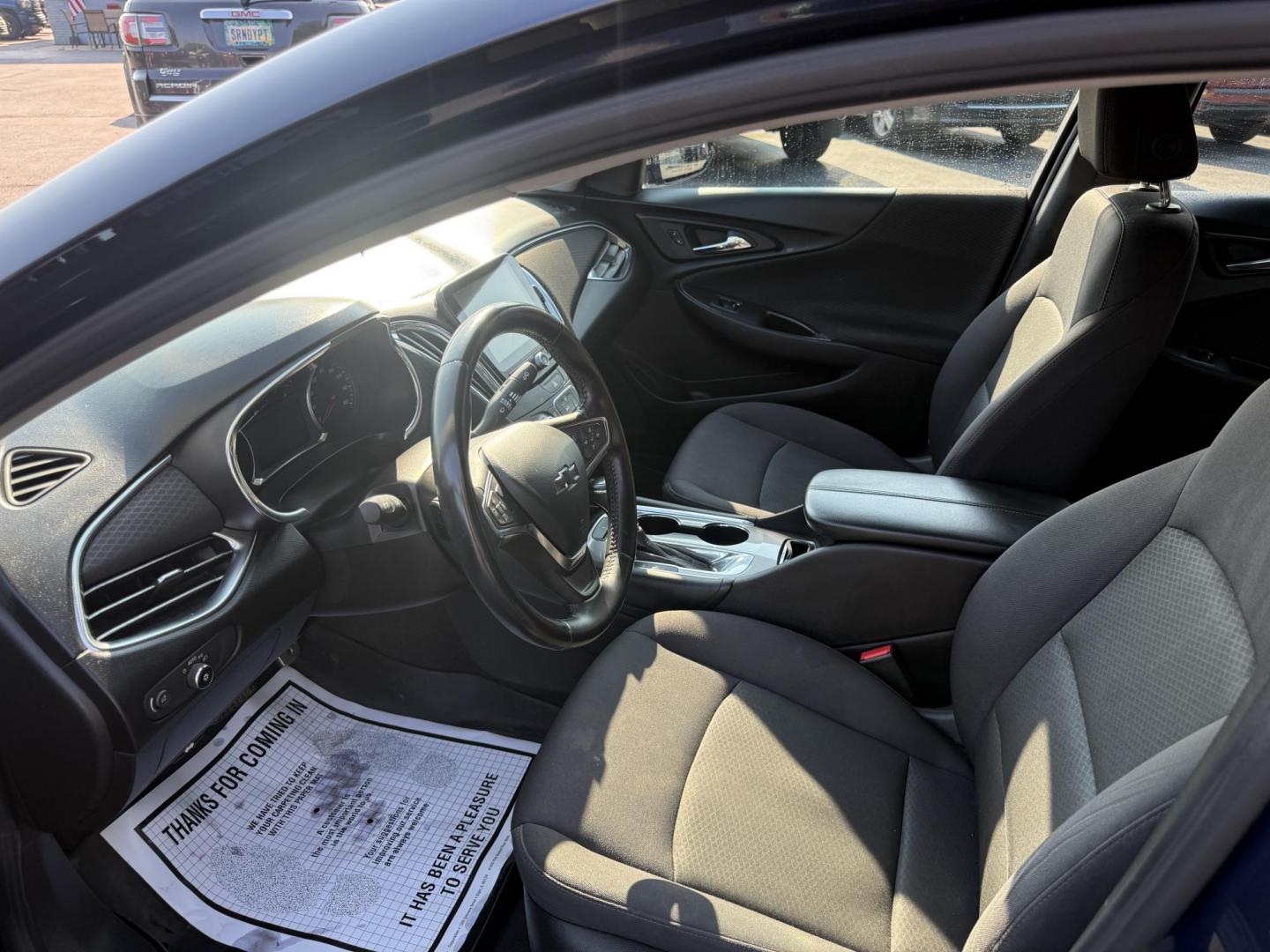 2017 Blue /Black Chevrolet Malibu 1LT (1G1ZE5ST3HF) with an 1.5L I4 DOHC 16V TURBO engine, 6-Speed Automatic transmission, located at 547 E. Main St., Orwell, OH, 44076, (440) 437-5893, 41.535435, -80.847855 - This 2017 Chevrolet Malibu LT features a turbocharged 1.5L EcoTec I4 engine paired with a 6-speed automatic transmission, delivering impressive fuel efficiency of up to 36 MPG on the highway. It comes equipped with daytime running lights, dusk-sensing headlights, a power driver’s seat, remote star - Photo#8