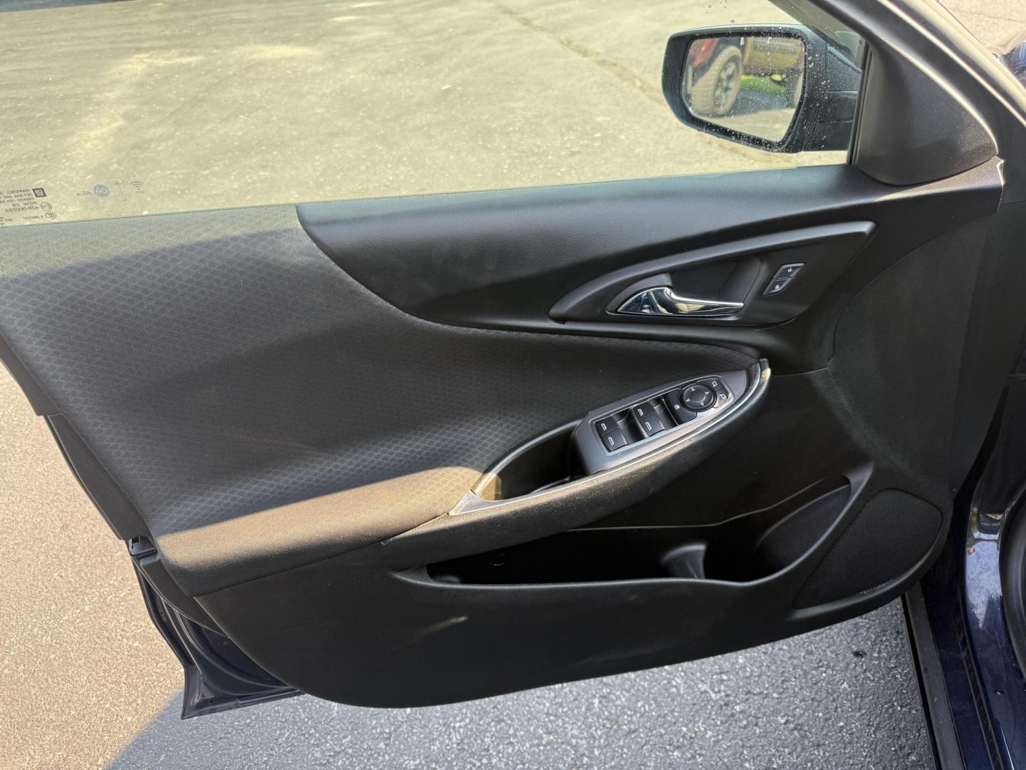 2017 Blue /Black Chevrolet Malibu 1LT (1G1ZE5ST3HF) with an 1.5L I4 DOHC 16V TURBO engine, 6-Speed Automatic transmission, located at 547 E. Main St., Orwell, OH, 44076, (440) 437-5893, 41.535435, -80.847855 - This 2017 Chevrolet Malibu LT features a turbocharged 1.5L EcoTec I4 engine paired with a 6-speed automatic transmission, delivering impressive fuel efficiency of up to 36 MPG on the highway. It comes equipped with daytime running lights, dusk-sensing headlights, a power driver’s seat, remote star - Photo#9