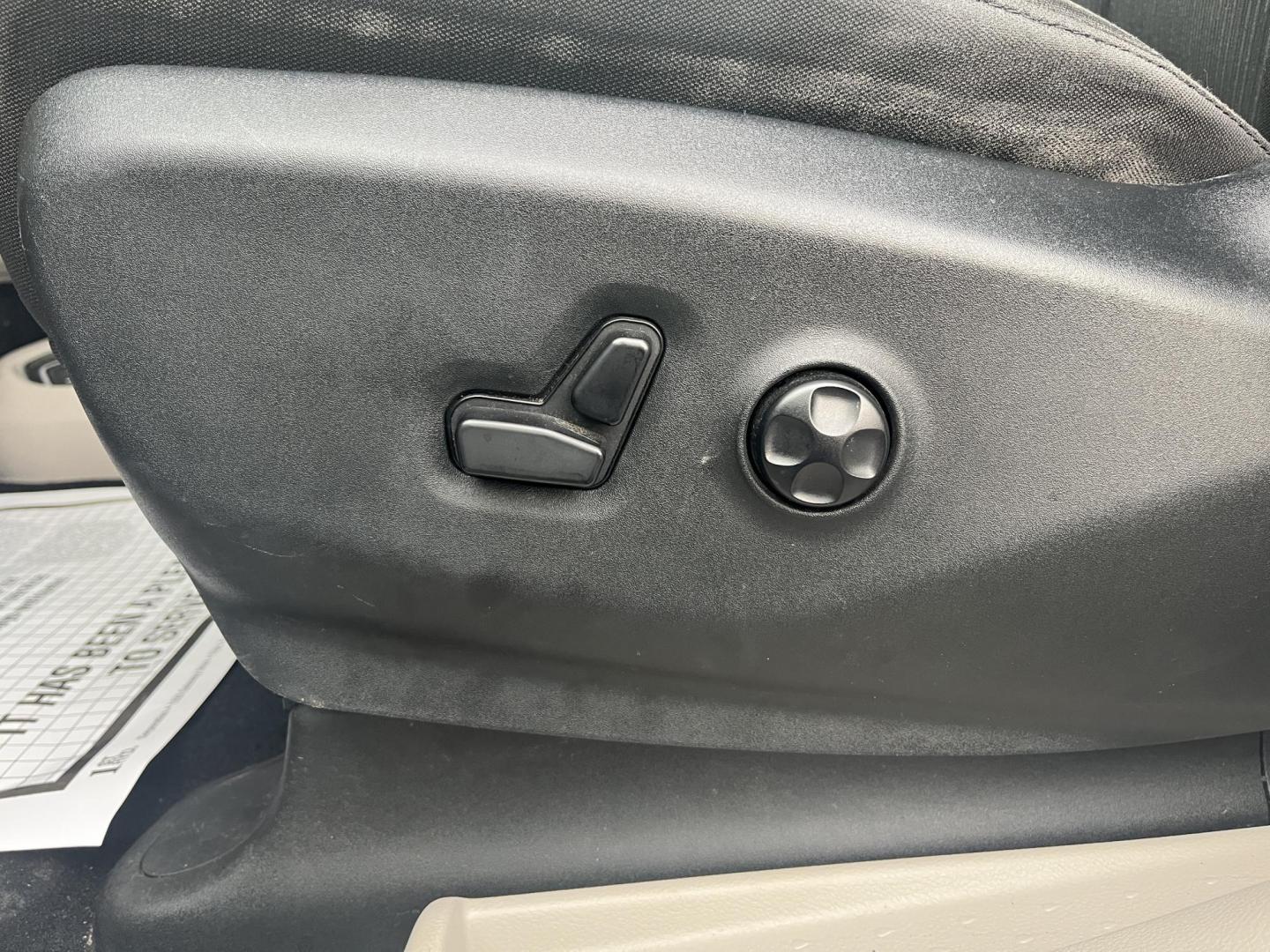 2017 Blue /Black Chrysler Pacifica Touring (2C4RC1DG8HR) with an 3.6L V6 DOHC 24V engine, 9A transmission, located at 547 E. Main St., Orwell, OH, 44076, (440) 437-5893, 41.535435, -80.847855 - This 2017 Chrysler Pacifica Touring is a versatile minivan powered by a 3.6-liter Pentastar V6 engine paired with a 9-speed automatic transmission, offering an impressive 28 MPG on the highway. It features a range of convenient amenities including a power driver’s seat, power liftgate, an 8.4-inch - Photo#6
