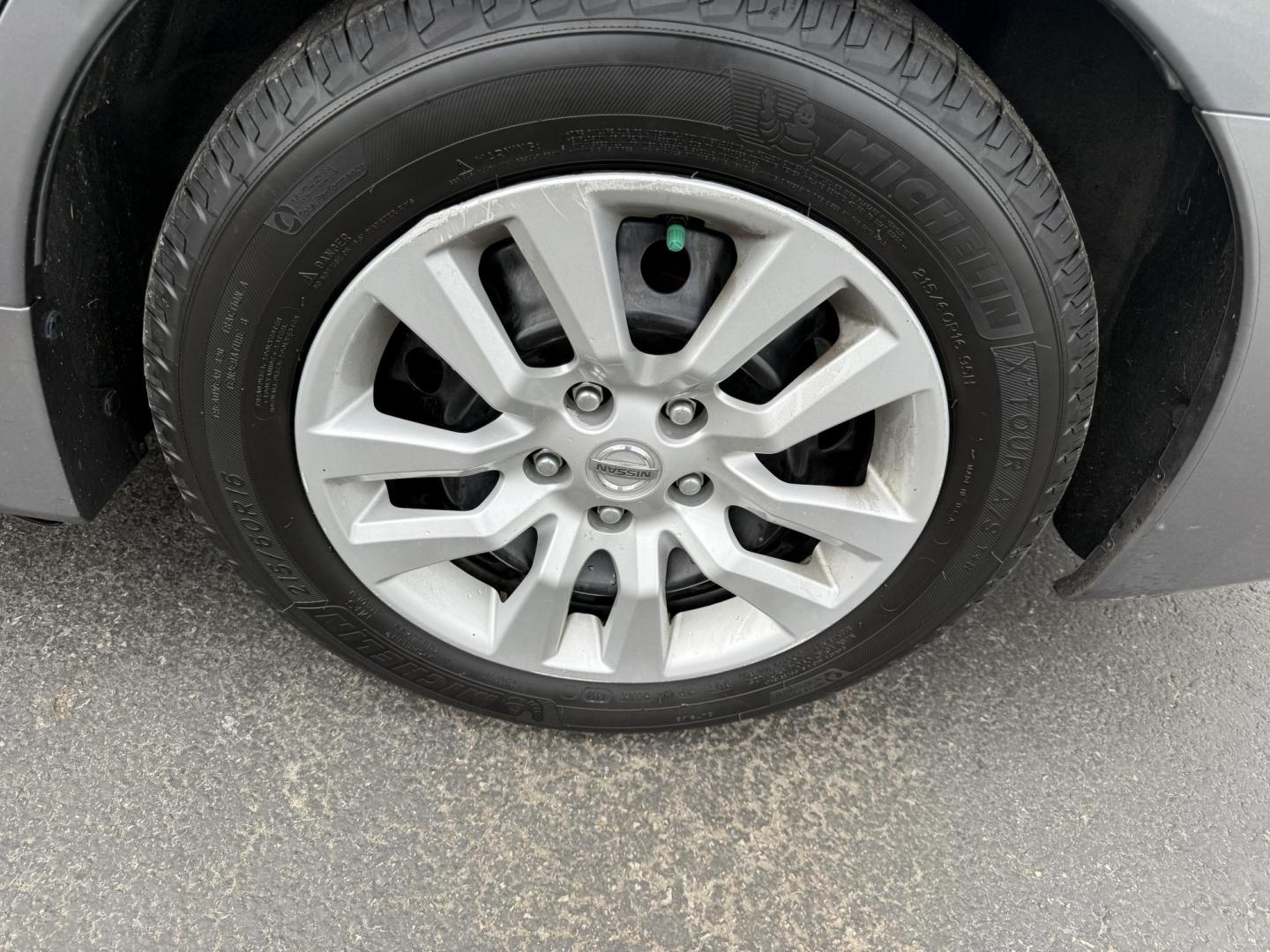 2014 Gray /Black Nissan Altima 2.5 S (1N4AL3AP6EN) with an 2.5L I4 DOHC 16V engine, Automatic transmission, located at 547 E. Main St., Orwell, OH, 44076, (440) 437-5893, 41.535435, -80.847855 - This 2014 Nissan Altima 2.5 S is a midsize sedan equipped with a fuel-efficient 2.5L I4 engine, offering ECO and Sport driving modes and achieving up to 37 MPG on the highway. It features a power driver's seat, a 5.0" center screen, and a backup camera, providing a comfortable and practical driving - Photo#11