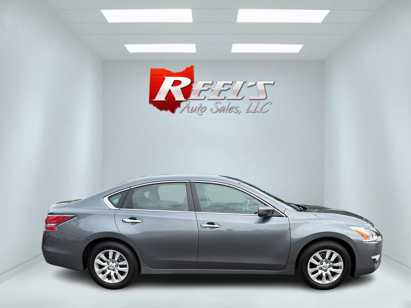 2014 Gray /Black Nissan Altima 2.5 S (1N4AL3AP6EN) with an 2.5L I4 DOHC 16V engine, Automatic transmission, located at 11115 Chardon Rd. , Chardon, OH, 44024, (440) 214-9705, 41.580246, -81.241943 - This 2014 Nissan Altima 2.5 S is a midsize sedan equipped with a fuel-efficient 2.5L I4 engine, offering ECO and Sport driving modes and achieving up to 37 MPG on the highway. It features a power driver's seat, a 5.0" center screen, and a backup camera, providing a comfortable and practical driving - Photo#30