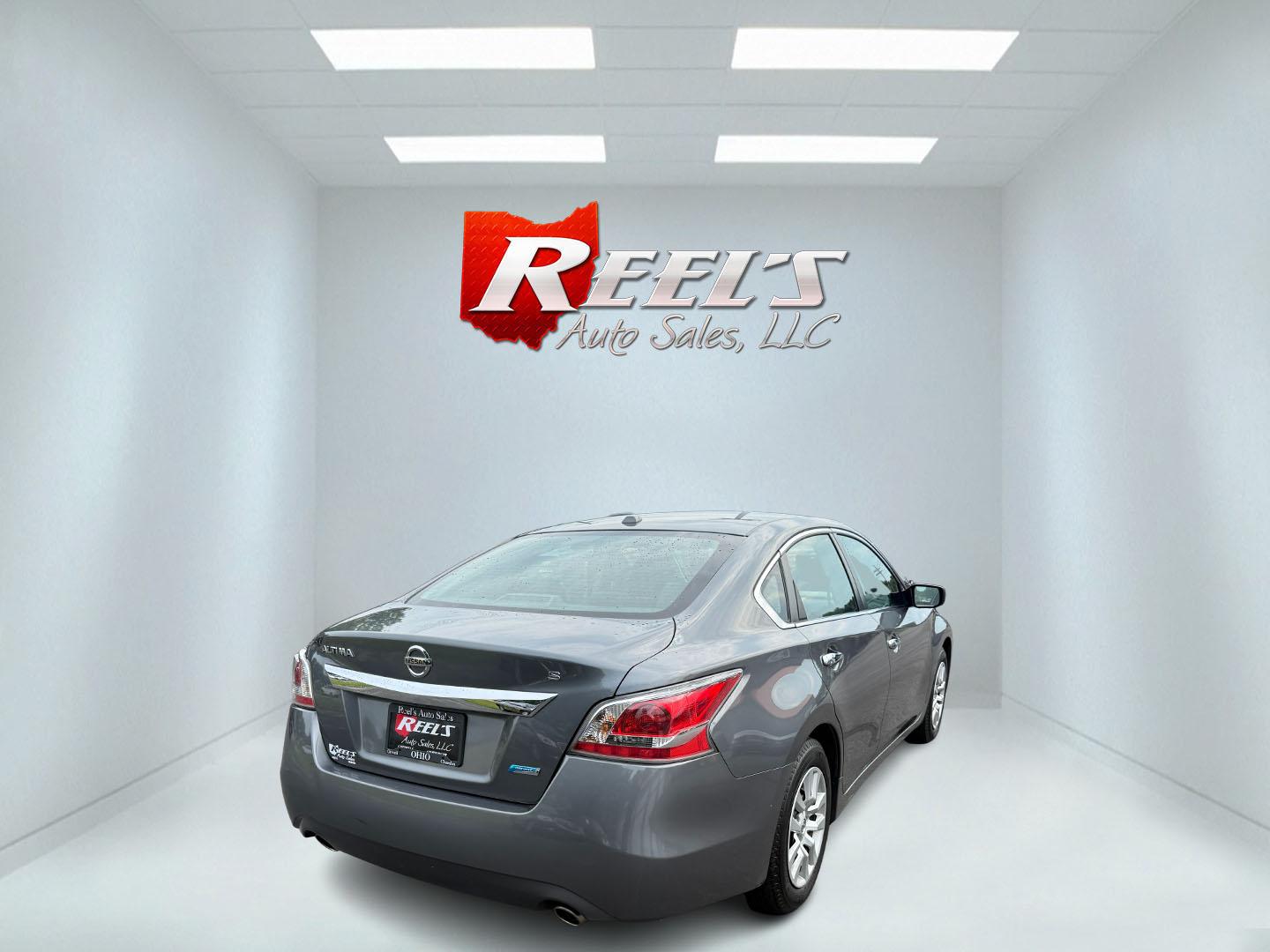 2014 Gray /Black Nissan Altima 2.5 S (1N4AL3AP6EN) with an 2.5L I4 DOHC 16V engine, Automatic transmission, located at 11115 Chardon Rd. , Chardon, OH, 44024, (440) 214-9705, 41.580246, -81.241943 - This 2014 Nissan Altima 2.5 S is a midsize sedan equipped with a fuel-efficient 2.5L I4 engine, offering ECO and Sport driving modes and achieving up to 37 MPG on the highway. It features a power driver's seat, a 5.0" center screen, and a backup camera, providing a comfortable and practical driving - Photo#31