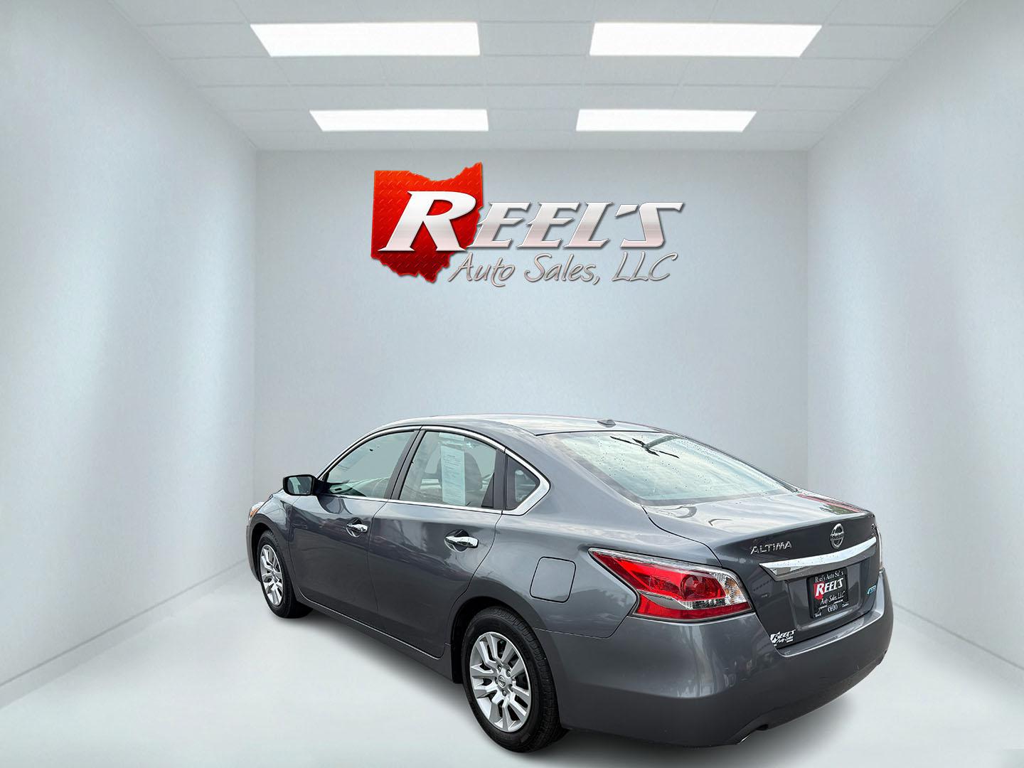 2014 Gray /Black Nissan Altima 2.5 S (1N4AL3AP6EN) with an 2.5L I4 DOHC 16V engine, Automatic transmission, located at 11115 Chardon Rd. , Chardon, OH, 44024, (440) 214-9705, 41.580246, -81.241943 - This 2014 Nissan Altima 2.5 S is a midsize sedan equipped with a fuel-efficient 2.5L I4 engine, offering ECO and Sport driving modes and achieving up to 37 MPG on the highway. It features a power driver's seat, a 5.0" center screen, and a backup camera, providing a comfortable and practical driving - Photo#33
