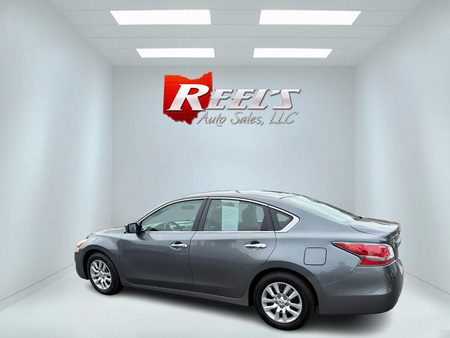 2014 Gray /Black Nissan Altima 2.5 S (1N4AL3AP6EN) with an 2.5L I4 DOHC 16V engine, Automatic transmission, located at 11115 Chardon Rd. , Chardon, OH, 44024, (440) 214-9705, 41.580246, -81.241943 - This 2014 Nissan Altima 2.5 S is a midsize sedan equipped with a fuel-efficient 2.5L I4 engine, offering ECO and Sport driving modes and achieving up to 37 MPG on the highway. It features a power driver's seat, a 5.0" center screen, and a backup camera, providing a comfortable and practical driving - Photo#34