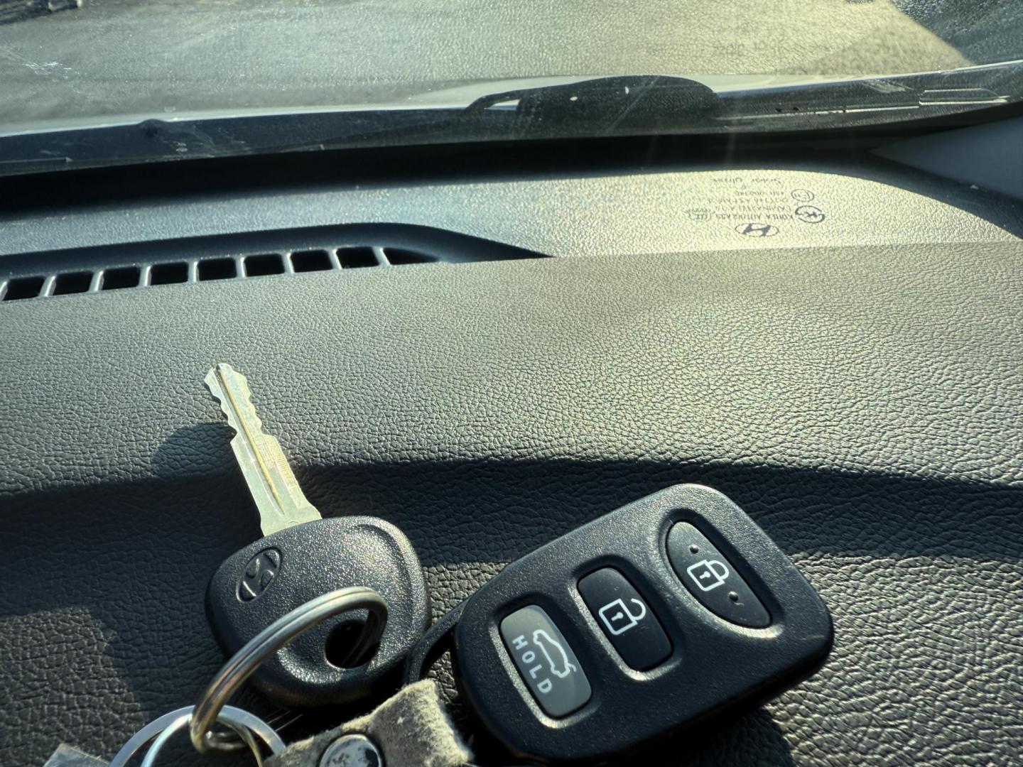 2013 Silver /Gray Hyundai Elantra GLS (5NPDH4AEXDH) with an 1.8L I4 DOHC 16V engine, 6-Speed Automatic transmission, located at 547 E. Main St., Orwell, OH, 44076, (440) 437-5893, 41.535435, -80.847855 - This One Owner Low Miles 2013 Hyundai Elantra GLS is a compact sedan powered by a 1.8L I4 GDI engine paired with a 6-speed automatic transmission, delivering an impressive 38 MPG on the highway. It features heated front seats and a USB audio input for added comfort and convenience, making it an econ - Photo#32