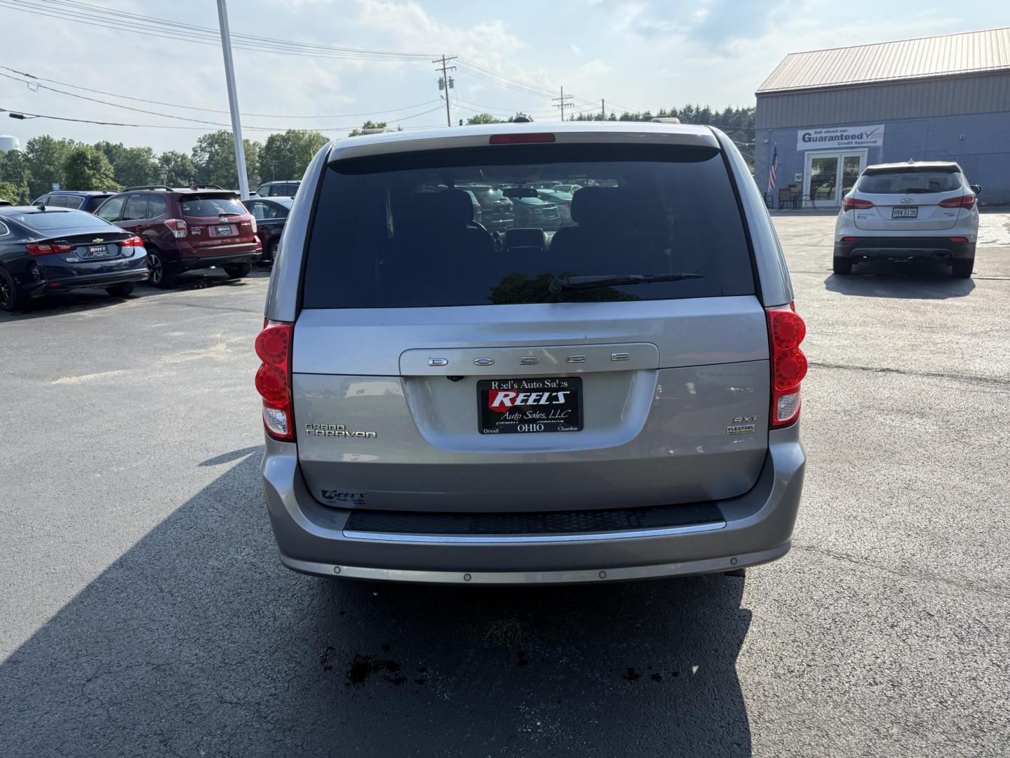 2016 Silver /Black Dodge Grand Caravan SXT (2C4RDGCG6GR) with an 3.6L V6 DOHC 24V FFV engine, 6A transmission, located at 547 E. Main St., Orwell, OH, 44076, (440) 437-5893, 41.535435, -80.847855 - Photo#8