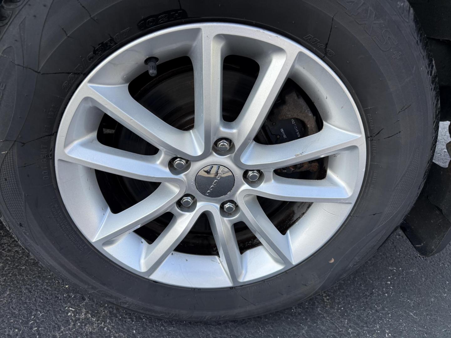 2016 Silver /Black Dodge Grand Caravan SXT (2C4RDGCG6GR) with an 3.6L V6 DOHC 24V FFV engine, 6A transmission, located at 547 E. Main St., Orwell, OH, 44076, (440) 437-5893, 41.535435, -80.847855 - Photo#11