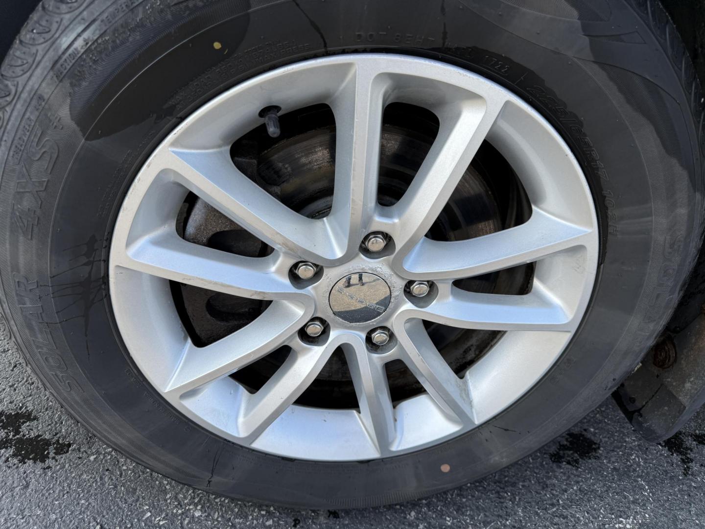 2016 Silver /Black Dodge Grand Caravan SXT (2C4RDGCG6GR) with an 3.6L V6 DOHC 24V FFV engine, 6A transmission, located at 547 E. Main St., Orwell, OH, 44076, (440) 437-5893, 41.535435, -80.847855 - Photo#13