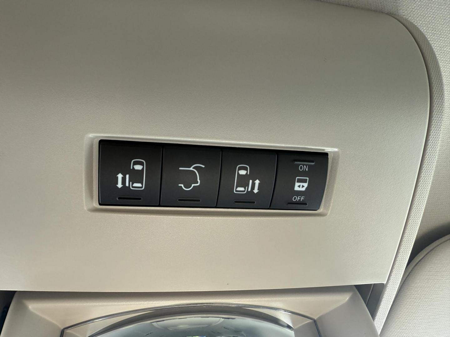 2016 Silver /Black Dodge Grand Caravan SXT (2C4RDGCG6GR) with an 3.6L V6 DOHC 24V FFV engine, 6A transmission, located at 547 E. Main St., Orwell, OH, 44076, (440) 437-5893, 41.535435, -80.847855 - Photo#28