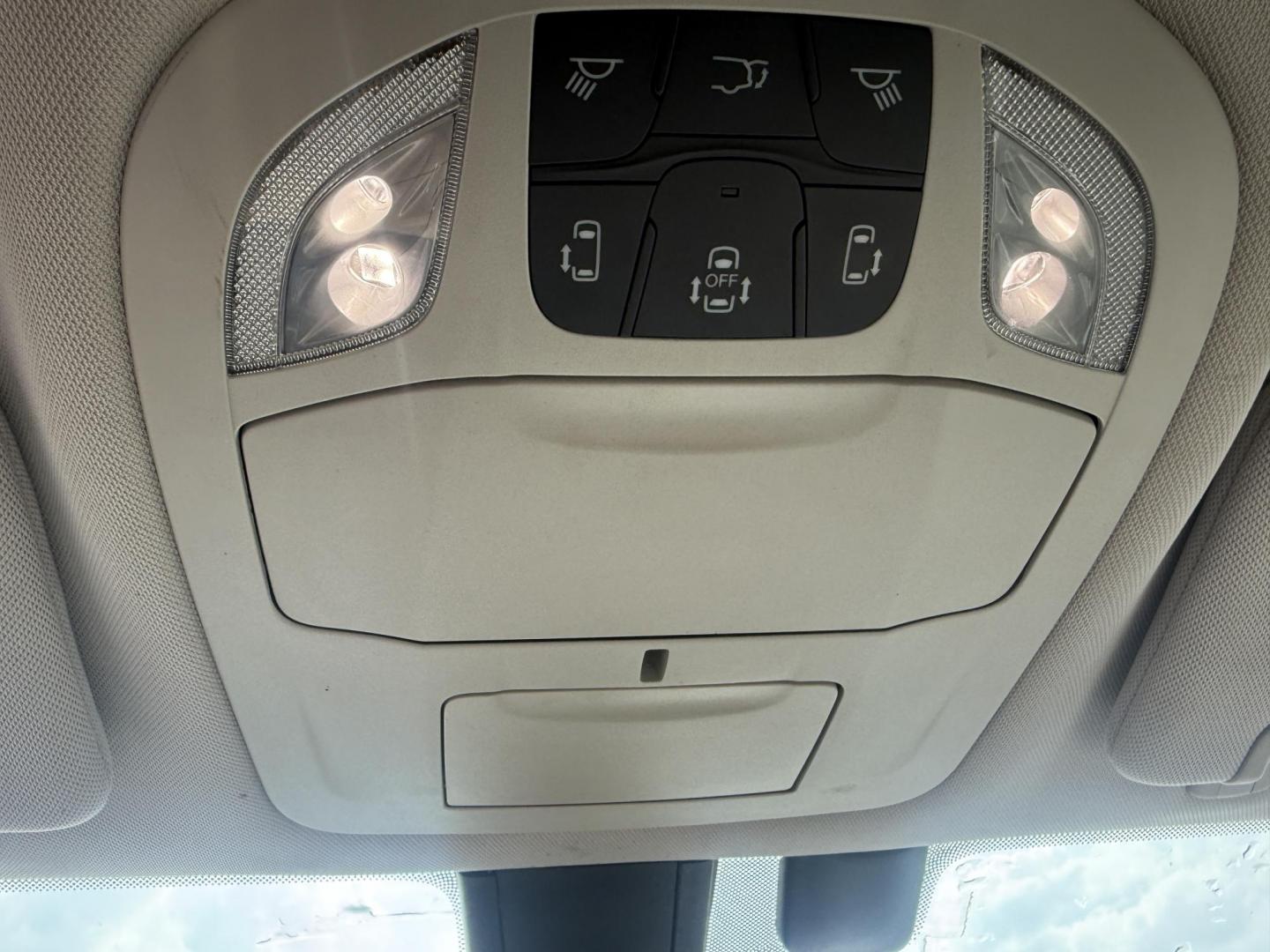 2018 Blue /Tan Chrysler Pacifica Touring-L Plus (2C4RC1EG9JR) with an 3.6L V6 DOHC 24V engine, 9A transmission, located at 547 E. Main St., Orwell, OH, 44076, (440) 437-5893, 41.535435, -80.847855 - Photo#25