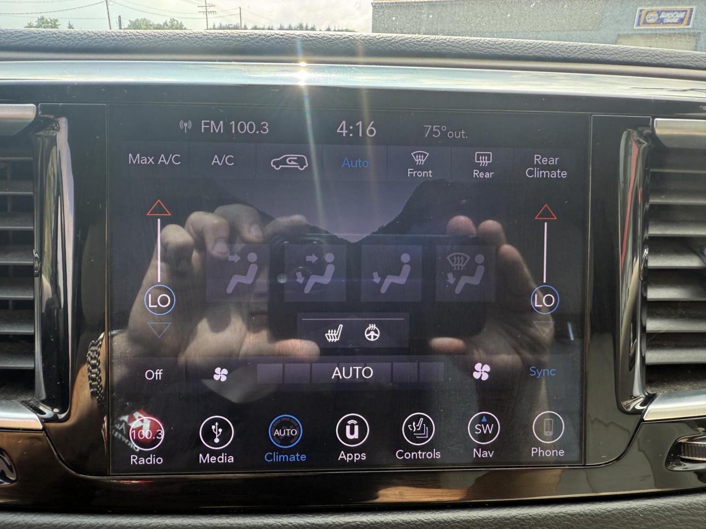 2018 Blue /Tan Chrysler Pacifica Touring-L Plus (2C4RC1EG9JR) with an 3.6L V6 DOHC 24V engine, 9A transmission, located at 547 E. Main St., Orwell, OH, 44076, (440) 437-5893, 41.535435, -80.847855 - Photo#29