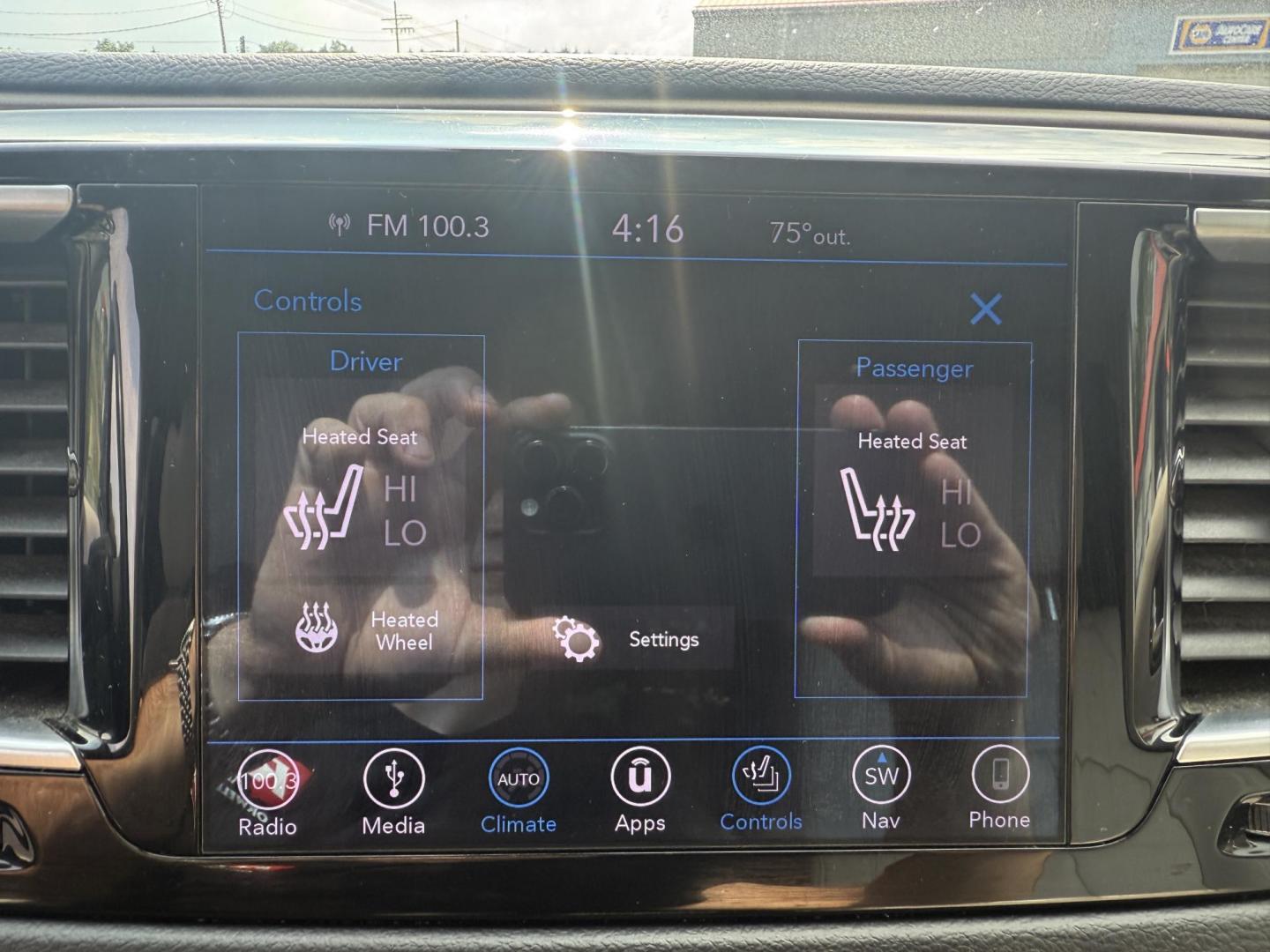 2018 Blue /Tan Chrysler Pacifica Touring-L Plus (2C4RC1EG9JR) with an 3.6L V6 DOHC 24V engine, 9A transmission, located at 547 E. Main St., Orwell, OH, 44076, (440) 437-5893, 41.535435, -80.847855 - Photo#30