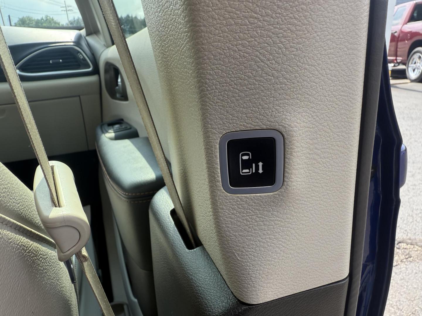 2018 Blue /Tan Chrysler Pacifica Touring-L Plus (2C4RC1EG9JR) with an 3.6L V6 DOHC 24V engine, 9A transmission, located at 547 E. Main St., Orwell, OH, 44076, (440) 437-5893, 41.535435, -80.847855 - Photo#48
