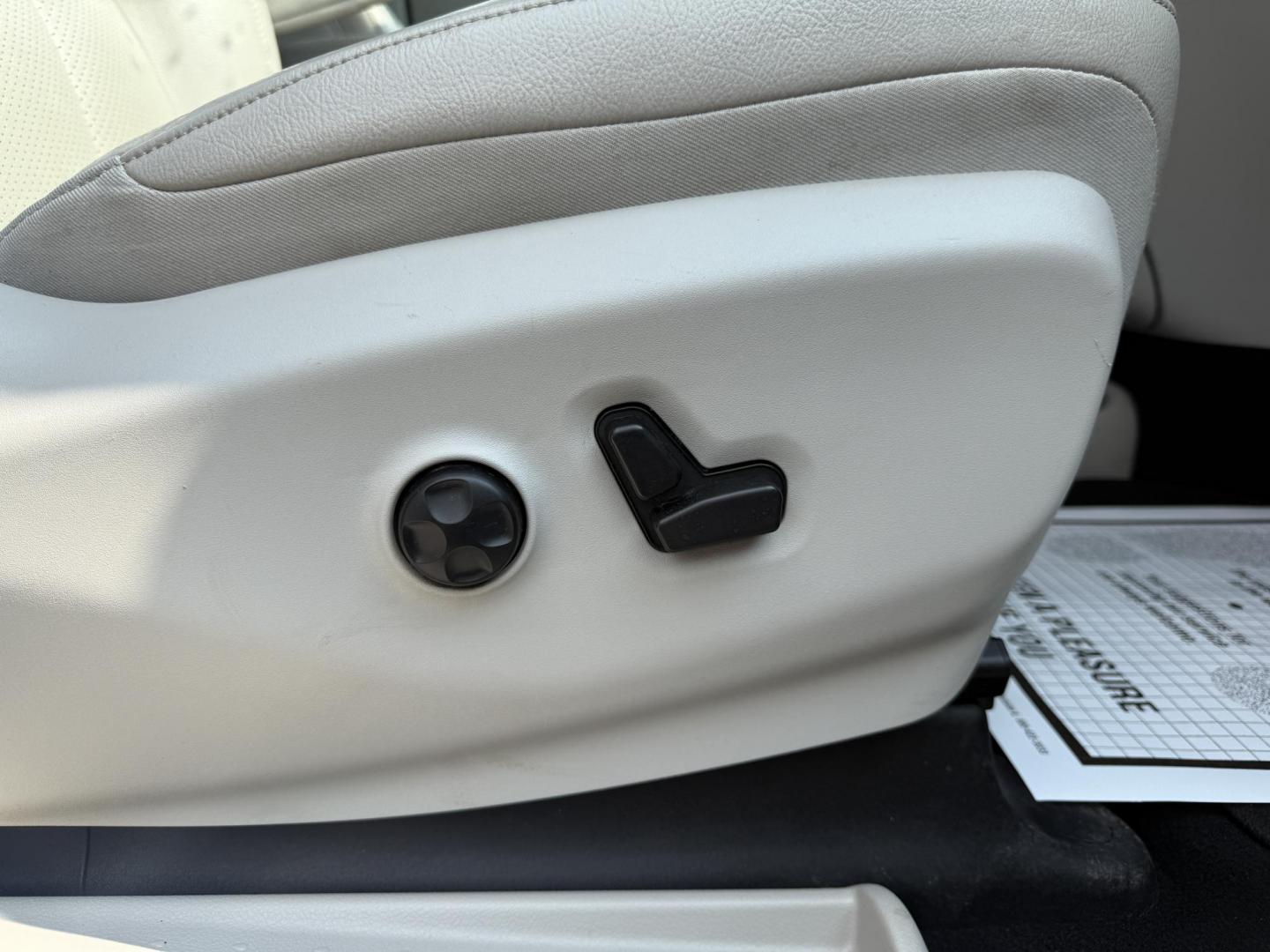 2018 Blue /Tan Chrysler Pacifica Touring-L Plus (2C4RC1EG9JR) with an 3.6L V6 DOHC 24V engine, 9A transmission, located at 547 E. Main St., Orwell, OH, 44076, (440) 437-5893, 41.535435, -80.847855 - Photo#50