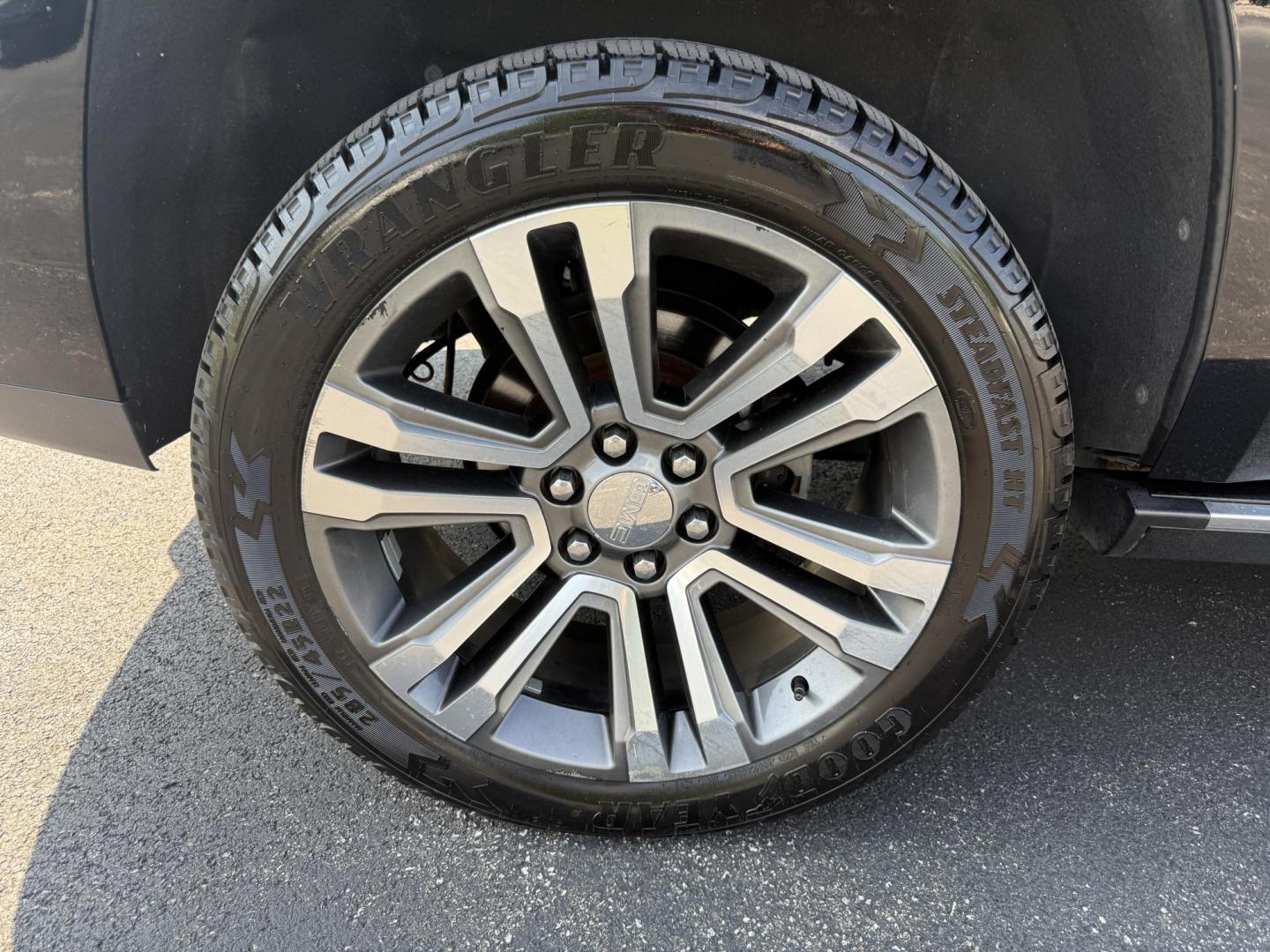 2018 Black /Black GMC Yukon Denali 4WD (1GKS2CKJ2JR) with an 6.2L V8 OHV 16V engine, 10 Speed Auto transmission, located at 11115 Chardon Rd. , Chardon, OH, 44024, (440) 214-9705, 41.580246, -81.241943 - This 2018 GMC Yukon Denali 4WD is a luxury full-size SUV powered by the incredible 6.2L V8 engine paired with a 10-speed automatic transmission, delivering 420 horsepower and 460 lb-ft of torque. It boasts an impressive 8,100-pound towing capacity and features Magnetic Ride Control for enhanced ride - Photo#7