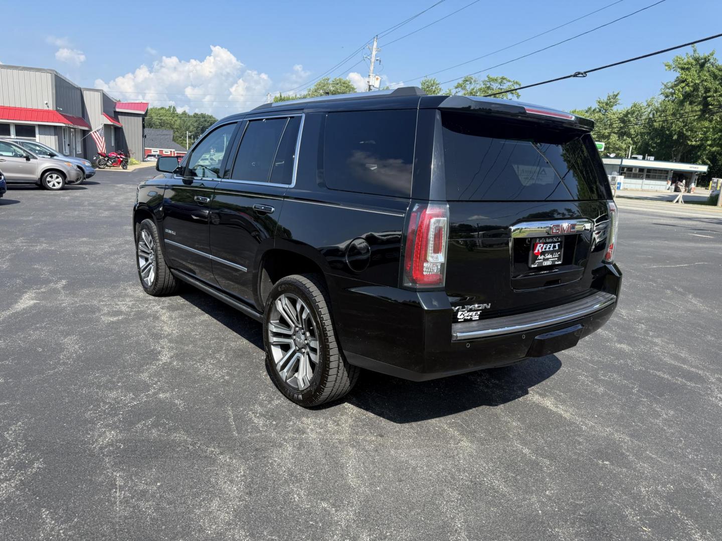 2018 Black /Black GMC Yukon Denali 4WD (1GKS2CKJ2JR) with an 6.2L V8 OHV 16V engine, 10 Speed Auto transmission, located at 11115 Chardon Rd. , Chardon, OH, 44024, (440) 214-9705, 41.580246, -81.241943 - This 2018 GMC Yukon Denali 4WD is a luxury full-size SUV powered by the incredible 6.2L V8 engine paired with a 10-speed automatic transmission, delivering 420 horsepower and 460 lb-ft of torque. It boasts an impressive 8,100-pound towing capacity and features Magnetic Ride Control for enhanced ride - Photo#10