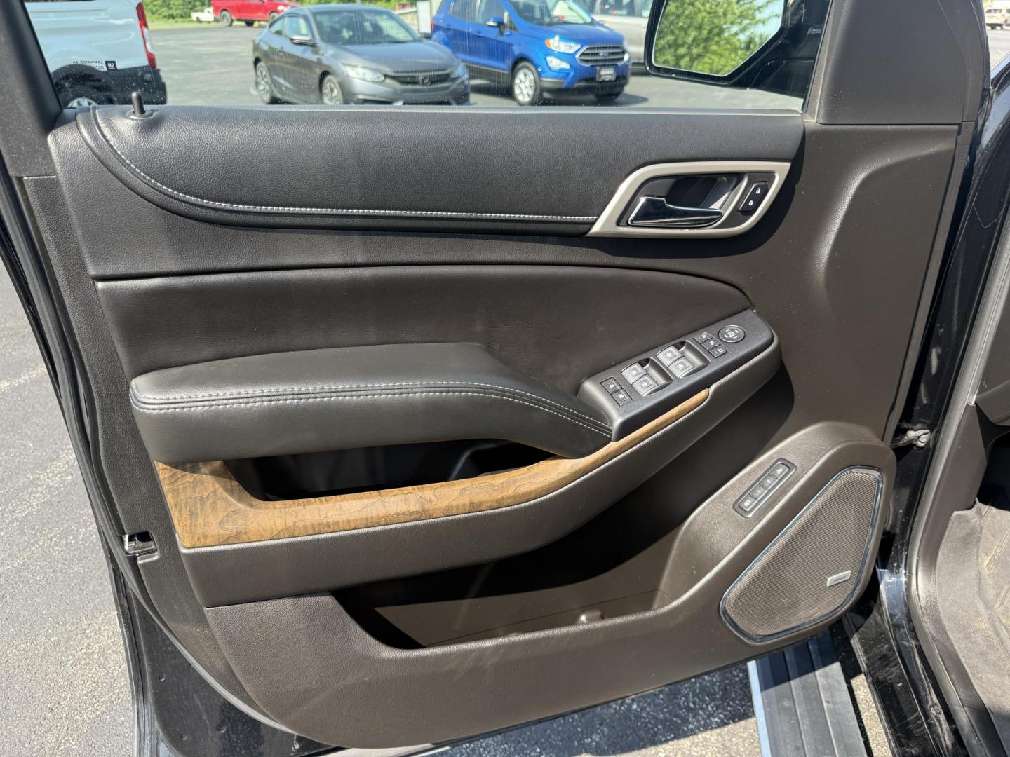 2018 Black /Black GMC Yukon Denali 4WD (1GKS2CKJ2JR) with an 6.2L V8 OHV 16V engine, 10 Speed Auto transmission, located at 11115 Chardon Rd. , Chardon, OH, 44024, (440) 214-9705, 41.580246, -81.241943 - This 2018 GMC Yukon Denali 4WD is a luxury full-size SUV powered by the incredible 6.2L V8 engine paired with a 10-speed automatic transmission, delivering 420 horsepower and 460 lb-ft of torque. It boasts an impressive 8,100-pound towing capacity and features Magnetic Ride Control for enhanced ride - Photo#18