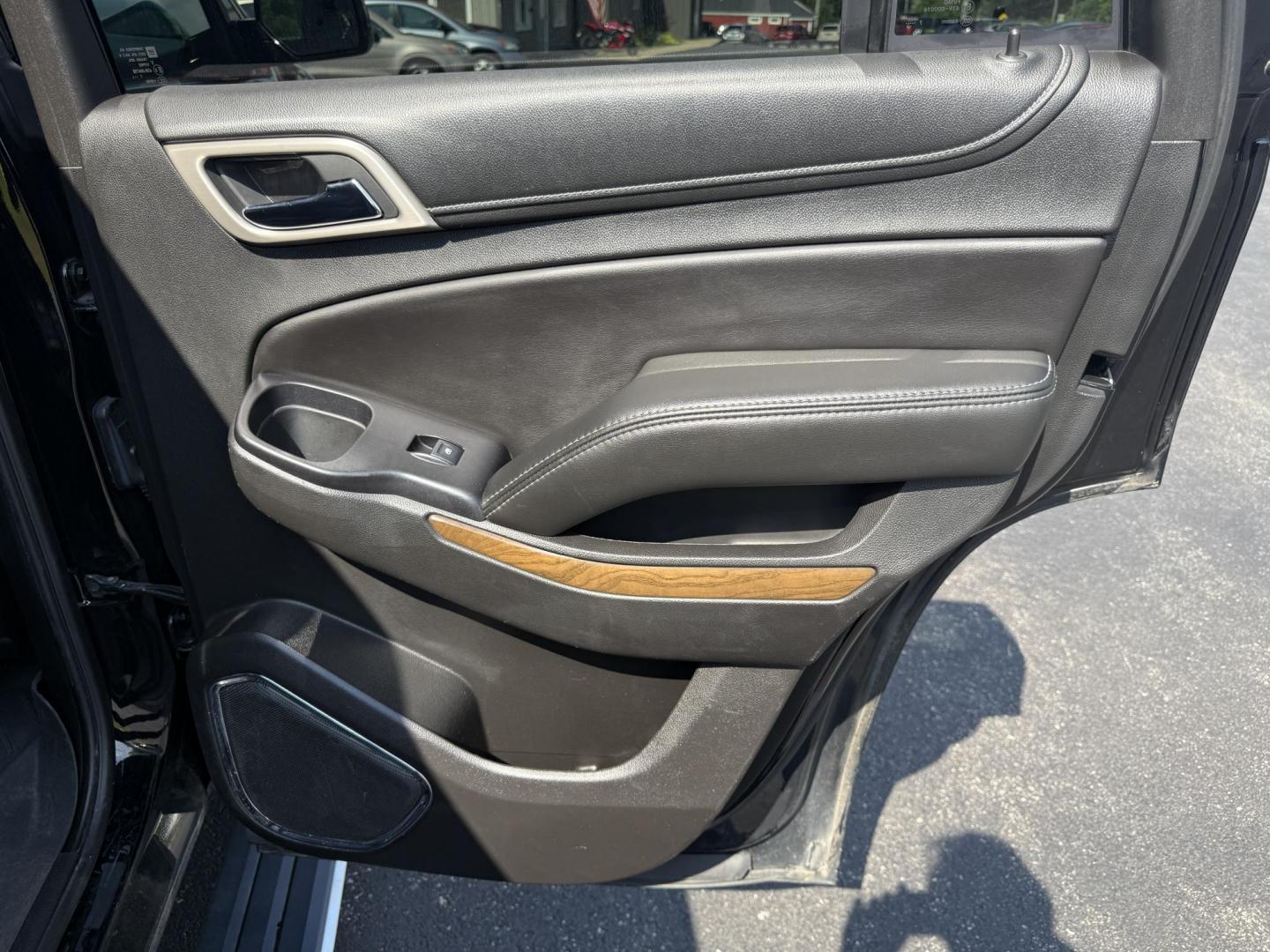2018 Black /Black GMC Yukon Denali 4WD (1GKS2CKJ2JR) with an 6.2L V8 OHV 16V engine, 10 Speed Auto transmission, located at 11115 Chardon Rd. , Chardon, OH, 44024, (440) 214-9705, 41.580246, -81.241943 - This 2018 GMC Yukon Denali 4WD is a luxury full-size SUV powered by the incredible 6.2L V8 engine paired with a 10-speed automatic transmission, delivering 420 horsepower and 460 lb-ft of torque. It boasts an impressive 8,100-pound towing capacity and features Magnetic Ride Control for enhanced ride - Photo#51