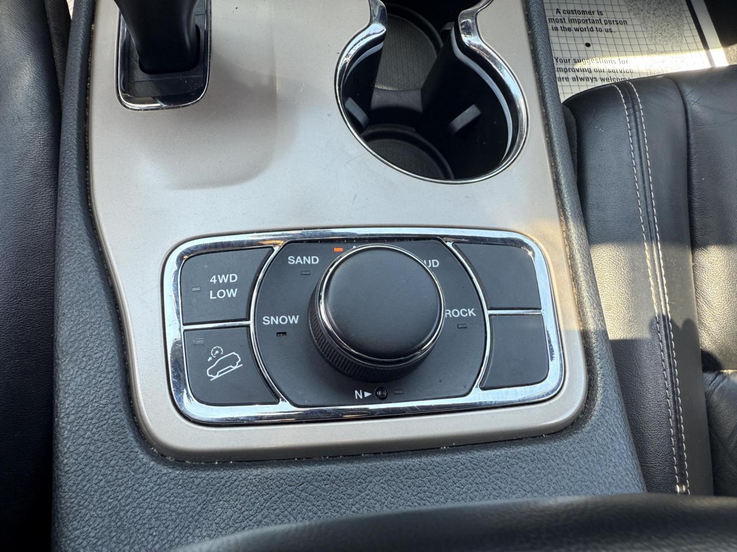 2015 Gray /Black Jeep Grand Cherokee Limited 4WD (1C4RJFBG8FC) with an 3.6L V6 DOHC 24V FFV engine, 8-Speed Automatic transmission, located at 11115 Chardon Rd. , Chardon, OH, 44024, (440) 214-9705, 41.580246, -81.241943 - This 2015 Jeep Grand Cherokee Limited 4WD offers a blend of luxury and capability, powered by a 3.6L Pentastar V6 engine paired with an 8-speed automatic transmission and featuring the advanced Quadra-Drive II 4WD system for enhanced off-road performance. Inside, it boasts a leather interior with he - Photo#21