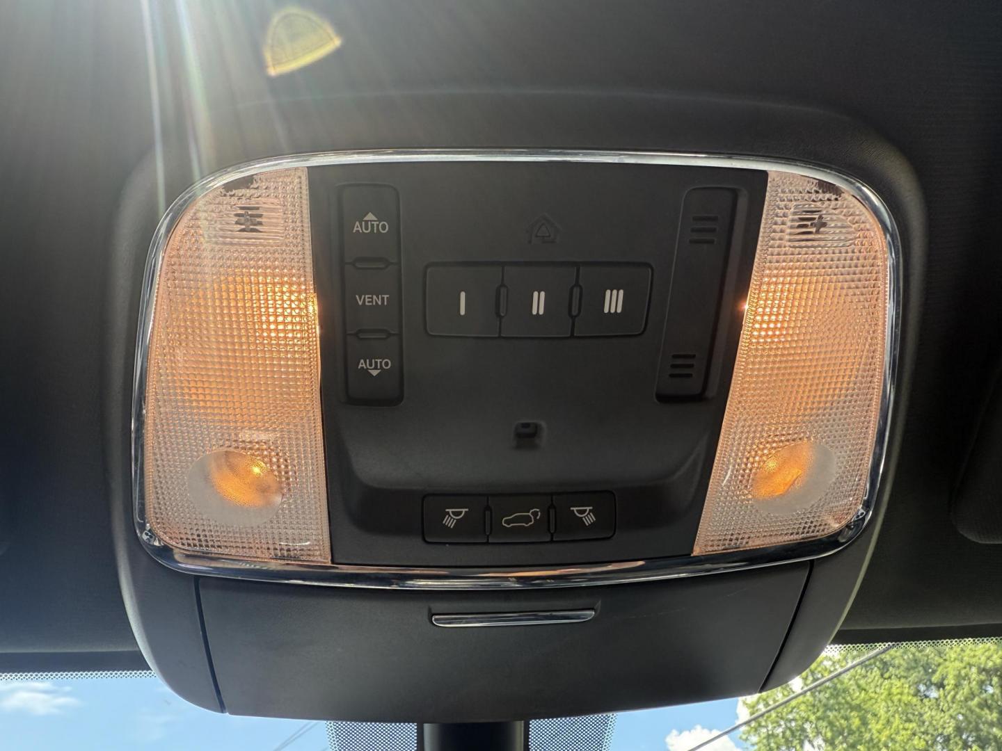 2015 Gray /Black Jeep Grand Cherokee Limited 4WD (1C4RJFBG8FC) with an 3.6L V6 DOHC 24V FFV engine, 8-Speed Automatic transmission, located at 11115 Chardon Rd. , Chardon, OH, 44024, (440) 214-9705, 41.580246, -81.241943 - This 2015 Jeep Grand Cherokee Limited 4WD offers a blend of luxury and capability, powered by a 3.6L Pentastar V6 engine paired with an 8-speed automatic transmission and featuring the advanced Quadra-Drive II 4WD system for enhanced off-road performance. Inside, it boasts a leather interior with he - Photo#23