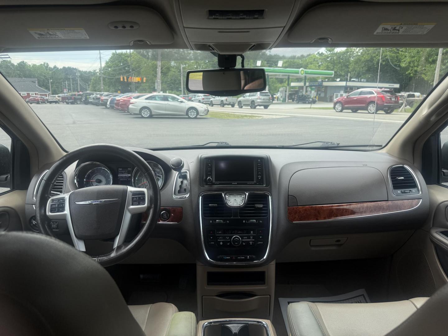 2015 Gray /Tan Chrysler Town & Country Touring-L (2C4RC1CG2FR) with an 3.6L V6 DOHC 24V engine, 6-Speed Automatic transmission, located at 11115 Chardon Rd. , Chardon, OH, 44024, (440) 214-9705, 41.580246, -81.241943 - This One Owner 2015 Chrysler Town & Country Touring-L is a well-appointed minivan featuring a 3.6L Pentastar V6 engine and 6-speed automatic transmission, with leather interior, power front seats, tri-zone automatic climate control, heated front and second-row captain’s seats, and Stow ’n Go sea - Photo#35