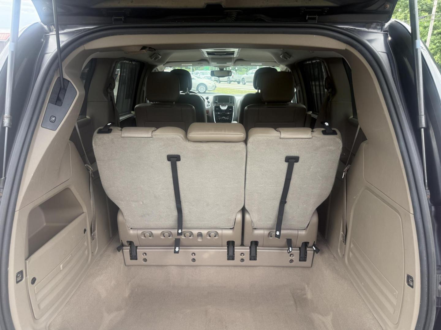 2015 Gray /Tan Chrysler Town & Country Touring-L (2C4RC1CG2FR) with an 3.6L V6 DOHC 24V engine, 6-Speed Automatic transmission, located at 11115 Chardon Rd. , Chardon, OH, 44024, (440) 214-9705, 41.580246, -81.241943 - This One Owner 2015 Chrysler Town & Country Touring-L is a well-appointed minivan featuring a 3.6L Pentastar V6 engine and 6-speed automatic transmission, with leather interior, power front seats, tri-zone automatic climate control, heated front and second-row captain’s seats, and Stow ’n Go sea - Photo#37