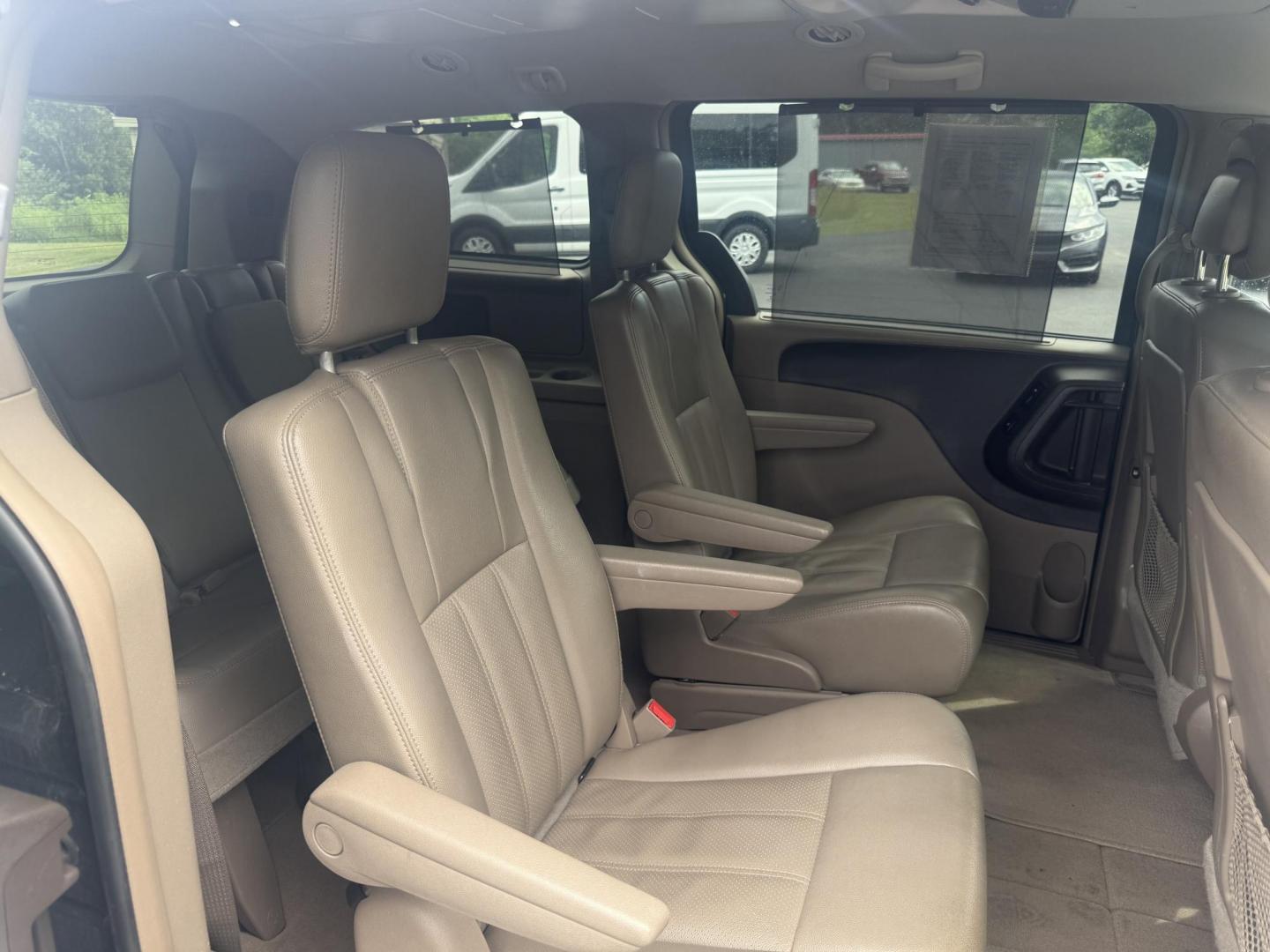 2015 Gray /Tan Chrysler Town & Country Touring-L (2C4RC1CG2FR) with an 3.6L V6 DOHC 24V engine, 6-Speed Automatic transmission, located at 11115 Chardon Rd. , Chardon, OH, 44024, (440) 214-9705, 41.580246, -81.241943 - This One Owner 2015 Chrysler Town & Country Touring-L is a well-appointed minivan featuring a 3.6L Pentastar V6 engine and 6-speed automatic transmission, with leather interior, power front seats, tri-zone automatic climate control, heated front and second-row captain’s seats, and Stow ’n Go sea - Photo#39