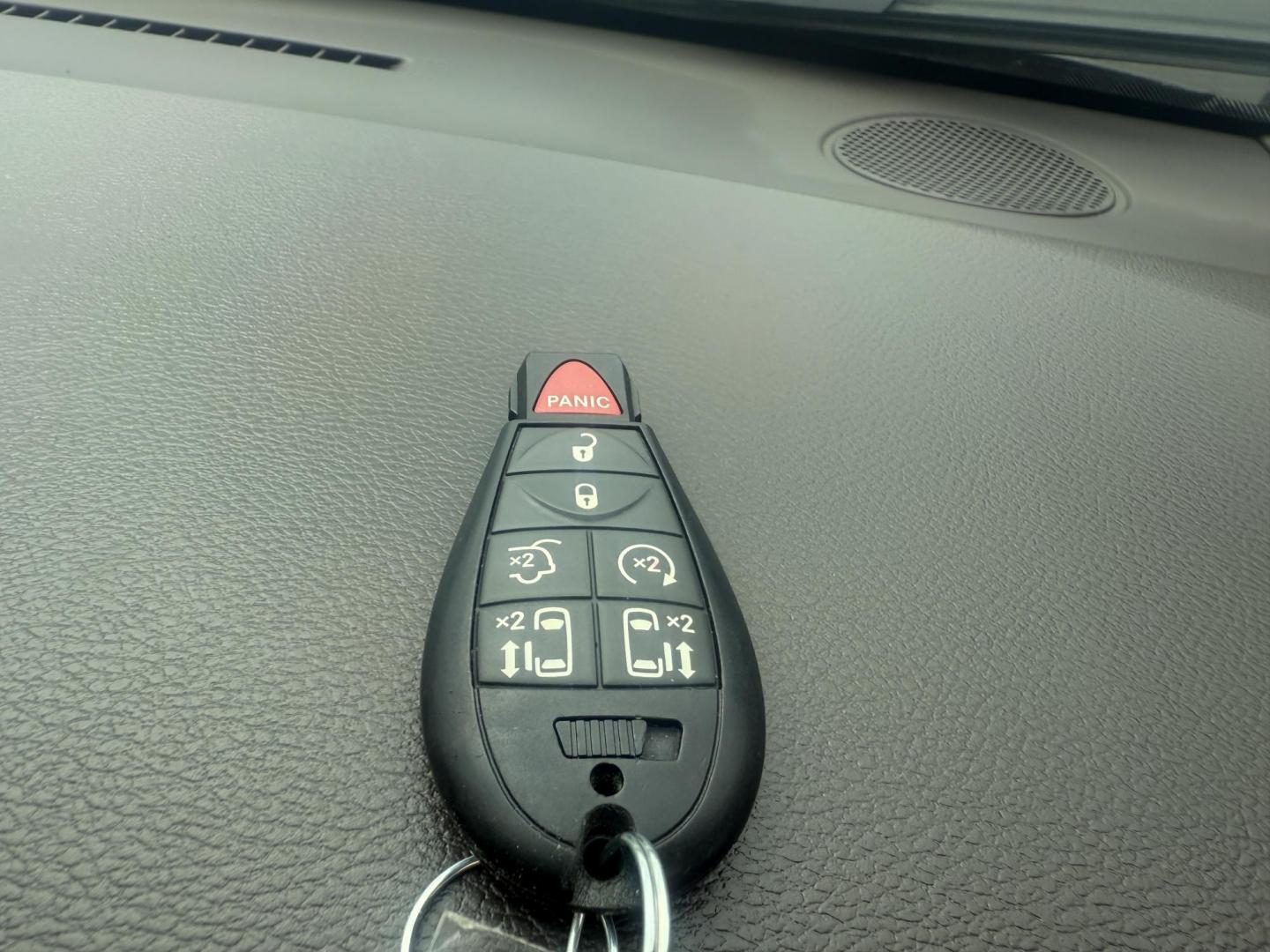 2015 Gray /Tan Chrysler Town & Country Touring-L (2C4RC1CG2FR) with an 3.6L V6 DOHC 24V engine, 6-Speed Automatic transmission, located at 11115 Chardon Rd. , Chardon, OH, 44024, (440) 214-9705, 41.580246, -81.241943 - This One Owner 2015 Chrysler Town & Country Touring-L is a well-appointed minivan featuring a 3.6L Pentastar V6 engine and 6-speed automatic transmission, with leather interior, power front seats, tri-zone automatic climate control, heated front and second-row captain’s seats, and Stow ’n Go sea - Photo#44