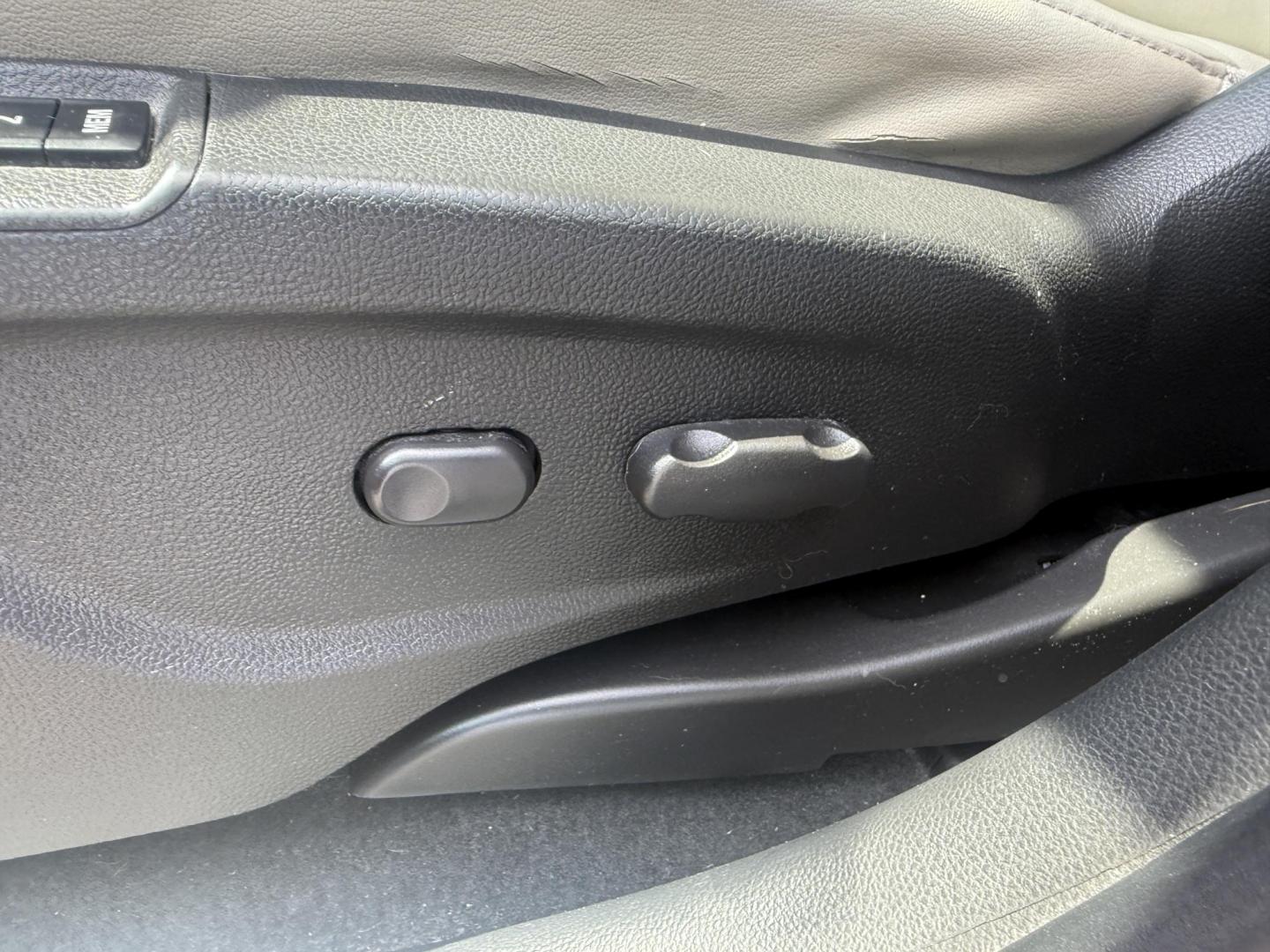 2017 Red /Tan Buick Encore Essence AWD (KL4CJGSBXHB) with an 1.4L I4 DOHC 16V TURBO engine, 6A transmission, located at 547 E. Main St., Orwell, OH, 44076, (440) 437-5893, 41.535435, -80.847855 - This 2017 Buick Encore Essence AWD is a stylish and versatile compact SUV featuring a 1.4-liter turbocharged I4 EcoTec engine paired with a smooth 6-speed automatic transmission, offering a commendable 31 MPG on the highway. Its luxurious leather interior, power driver’s seat, and an 8.0-inch touc - Photo#18