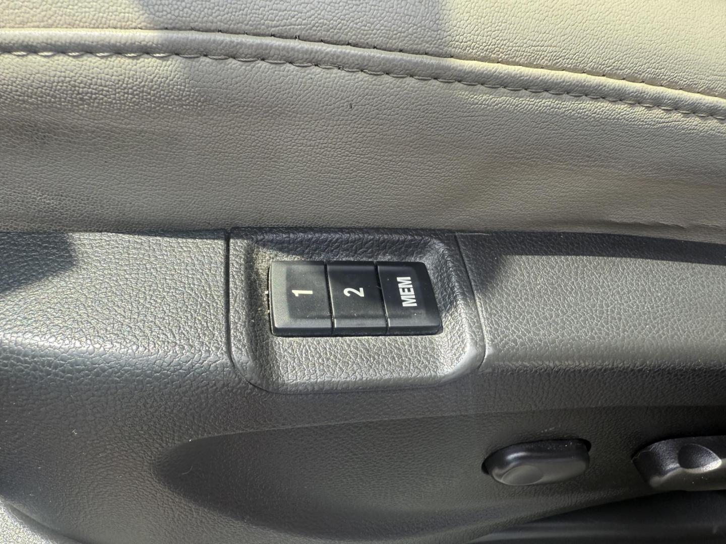 2017 Red /Tan Buick Encore Essence AWD (KL4CJGSBXHB) with an 1.4L I4 DOHC 16V TURBO engine, 6A transmission, located at 547 E. Main St., Orwell, OH, 44076, (440) 437-5893, 41.535435, -80.847855 - This 2017 Buick Encore Essence AWD is a stylish and versatile compact SUV featuring a 1.4-liter turbocharged I4 EcoTec engine paired with a smooth 6-speed automatic transmission, offering a commendable 31 MPG on the highway. Its luxurious leather interior, power driver’s seat, and an 8.0-inch touc - Photo#19