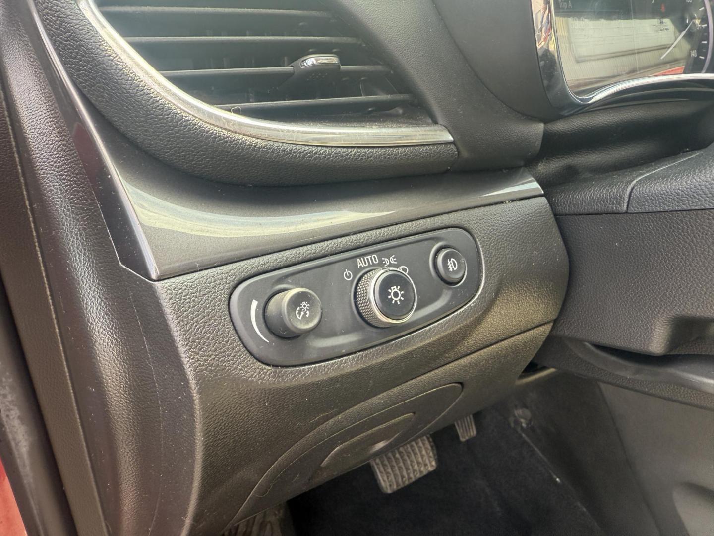 2017 Red /Tan Buick Encore Essence AWD (KL4CJGSBXHB) with an 1.4L I4 DOHC 16V TURBO engine, 6A transmission, located at 547 E. Main St., Orwell, OH, 44076, (440) 437-5893, 41.535435, -80.847855 - This 2017 Buick Encore Essence AWD is a stylish and versatile compact SUV featuring a 1.4-liter turbocharged I4 EcoTec engine paired with a smooth 6-speed automatic transmission, offering a commendable 31 MPG on the highway. Its luxurious leather interior, power driver’s seat, and an 8.0-inch touc - Photo#21
