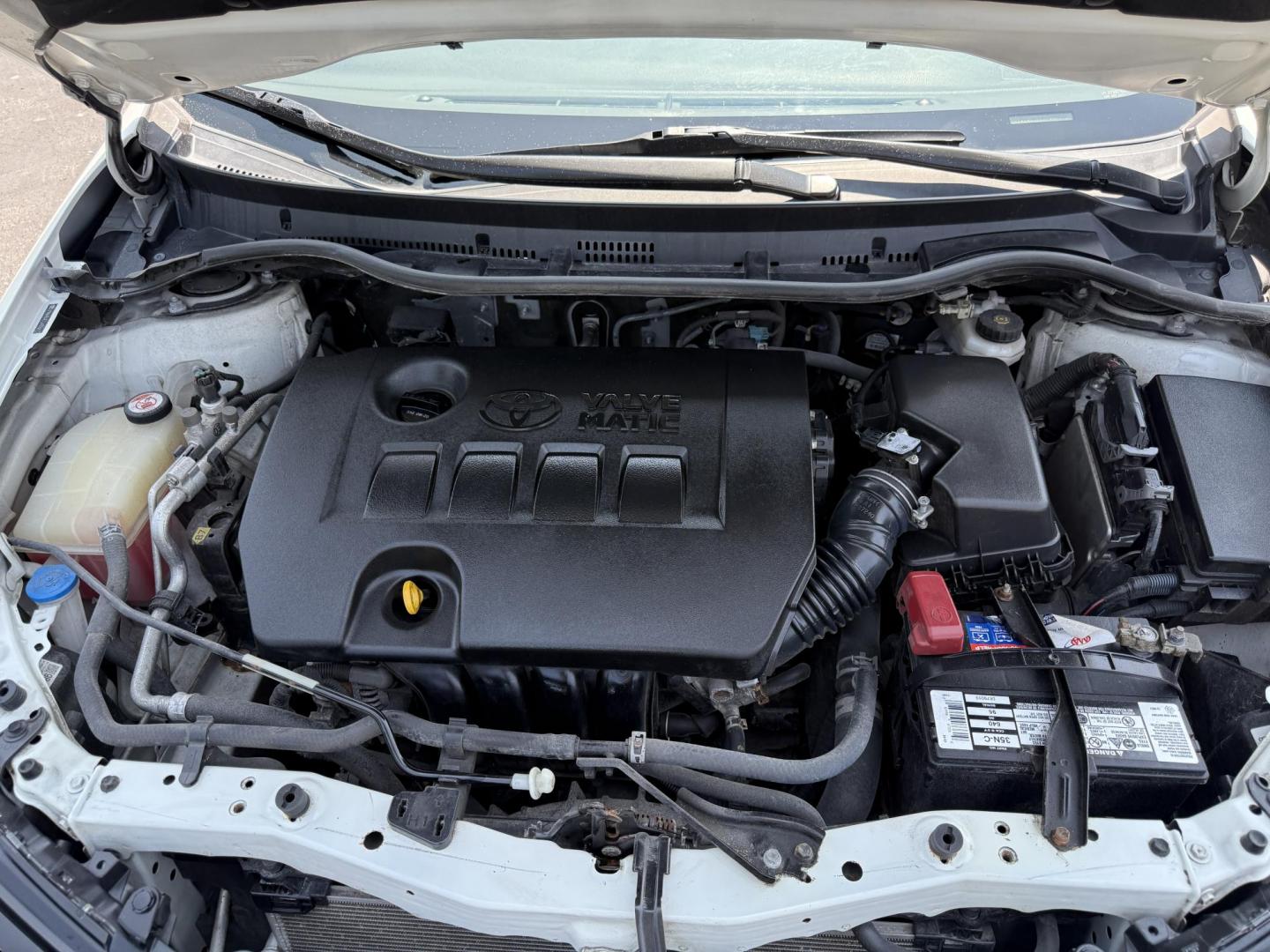 2018 White /Black Toyota Corolla iM CVT (JTNKARJE7JJ) with an 1.8L I4 DOHC 16V engine, Automatic transmission, located at 547 E. Main St., Orwell, OH, 44076, (440) 437-5893, 41.535435, -80.847855 - This 2018 Toyota Corolla iM offers a versatile and well-equipped compact hatchback experience, featuring a 1.8-liter I4 engine that delivers around 36 MPG on the highway, making it economical for daily driving. It is equipped with modern LED daytime running lights and headlights for enhanced visibil - Photo#3