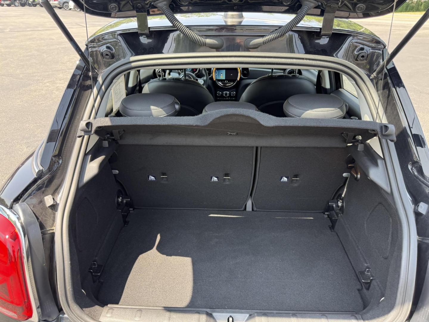 2022 Black /Black Mini Hardtop Cooper 4 Door (WMW33DK02N2) with an 1.5L I3 DOHC 12V TURBO engine, 6 Speed Manual transmission, located at 11115 Chardon Rd. , Chardon, OH, 44024, (440) 214-9705, 41.580246, -81.241943 - This One Owner 2022 Mini Cooper Hardtop 4 Door with a 1.5-liter turbocharged I3 engine and 6-speed manual transmission offers a fun, sporty driving experience combined with practical features like full LED exterior lighting, Apple CarPlay, Android Auto, and a backup camera. It delivers impressive fu - Photo#22