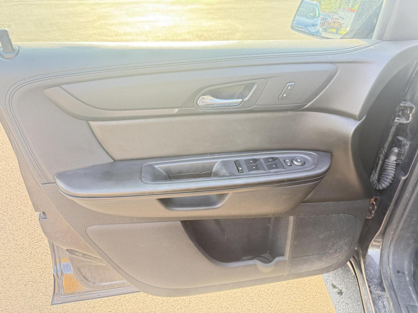 2016 Gray /Black GMC Acadia SLE-1 AWD (1GKKVNED3GJ) with an 3.6L V6 DOHC 24V engine, 6A transmission, located at 11115 Chardon Rd. , Chardon, OH, 44024, (440) 214-9705, 41.580246, -81.241943 - FRESH TRADE ALERT ---- This 2016 GMC Acadia SLE-1 AWD is a versatile midsize SUV powered by a 3.6-liter V6 engine paired with a 6-speed automatic transmission, offering reliable performance and all-weather capability. It features daytime running lights, dusk sensing headlights, and a backup camera f - Photo#8