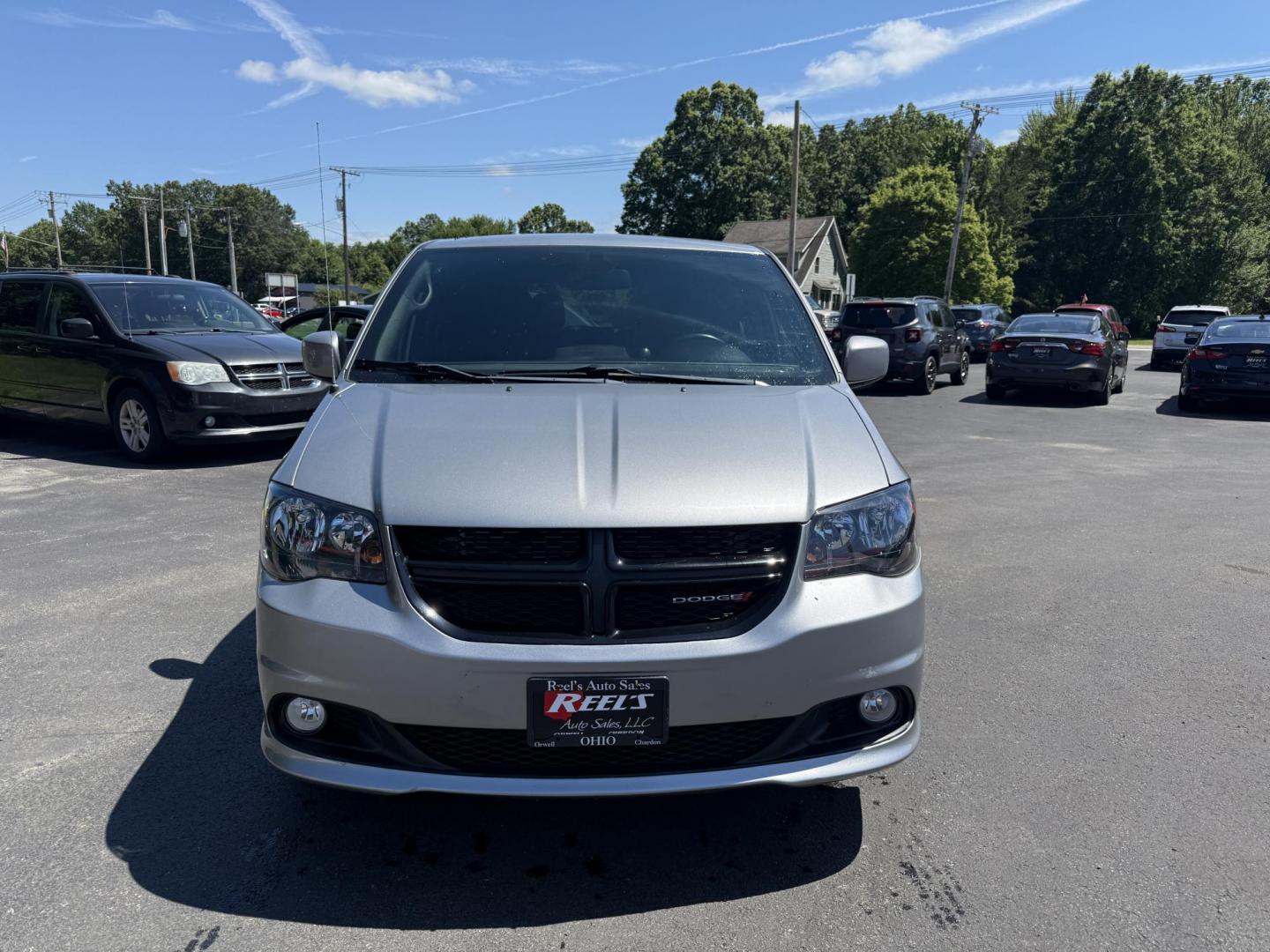 2018 Silver /Black Dodge Grand Caravan SE Black Top (2C4RDGBG1JR) with an 3.6L V6 DOHC 24V FFV engine, 6A transmission, located at 547 E. Main St., Orwell, OH, 44076, (440) 437-5893, 41.535435, -80.847855 - This One Owner 2018 Dodge Grand Caravan SE is a versatile minivan featuring a robust 3.6L Pentastar V6 engine with a 6-speed automatic transmission and flex fuel capability, offering both power and efficiency. The Blacktop Package adds sporty styling elements, while the single 9.0" rear entertainmen - Photo#1
