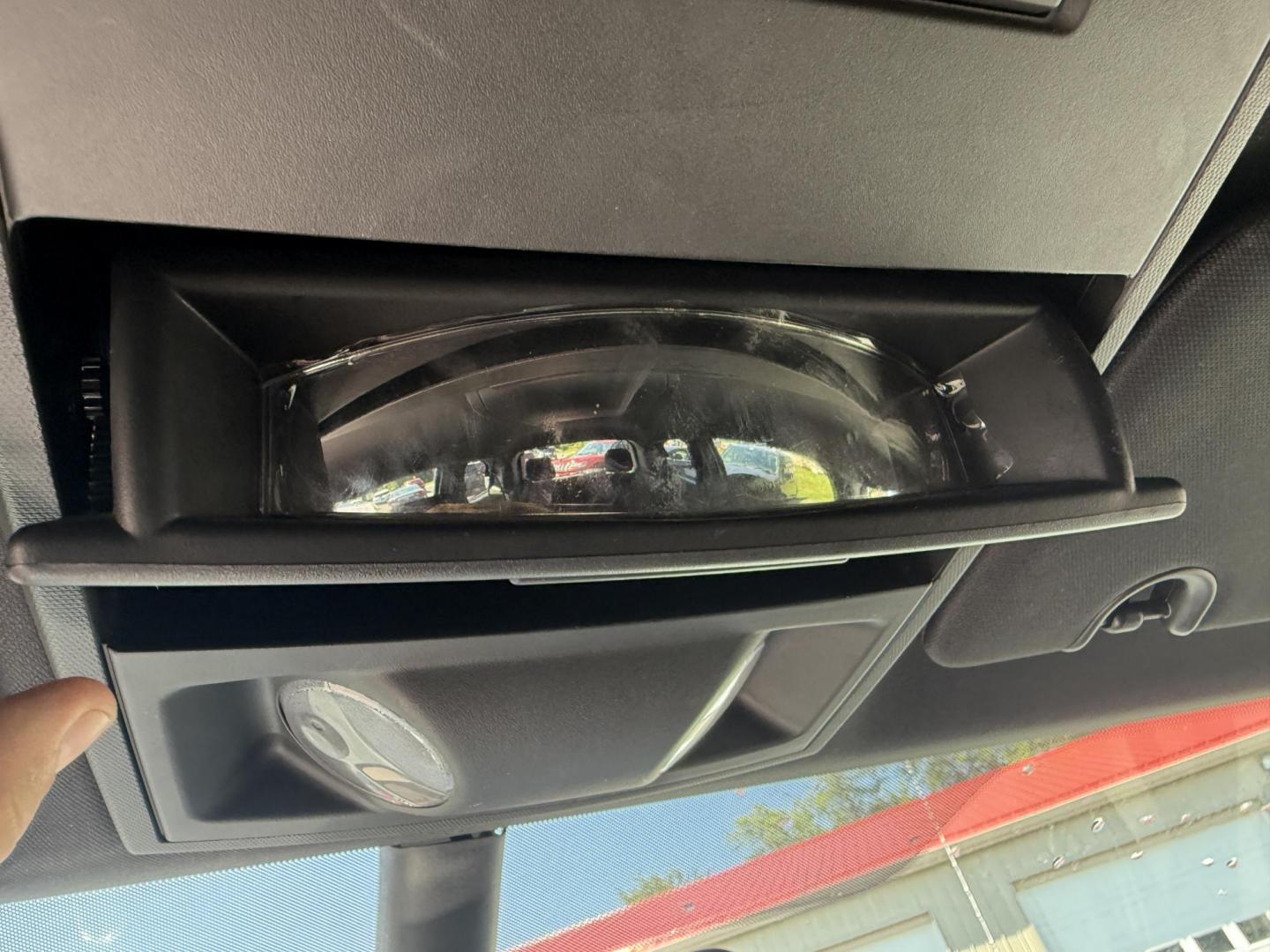 2018 Silver /Black Dodge Grand Caravan SE Black Top (2C4RDGBG1JR) with an 3.6L V6 DOHC 24V FFV engine, 6A transmission, located at 547 E. Main St., Orwell, OH, 44076, (440) 437-5893, 41.535435, -80.847855 - This One Owner 2018 Dodge Grand Caravan SE is a versatile minivan featuring a robust 3.6L Pentastar V6 engine with a 6-speed automatic transmission and flex fuel capability, offering both power and efficiency. The Blacktop Package adds sporty styling elements, while the single 9.0" rear entertainmen - Photo#22