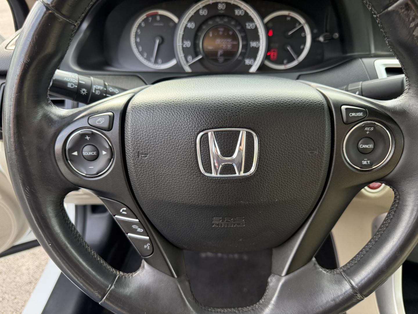 2014 White /Tan Honda Accord EX-L V6 Sedan AT (1HGCR3F8XEA) with an 3.5L V6 SOHC 24V engine, 6-Speed Automatic transmission, located at 547 E. Main St., Orwell, OH, 44076, (440) 437-5893, 41.535435, -80.847855 - This 2014 Honda Accord EX-L is a well-appointed midsize sedan powered by a 3.5-liter V6 engine paired with a 6-speed automatic transmission, achieving a quick 0-60 mph time of 5.6 seconds. It features a luxurious leather interior, dual-zone automatic climate control, and a premium 360-watt audio s - Photo#24