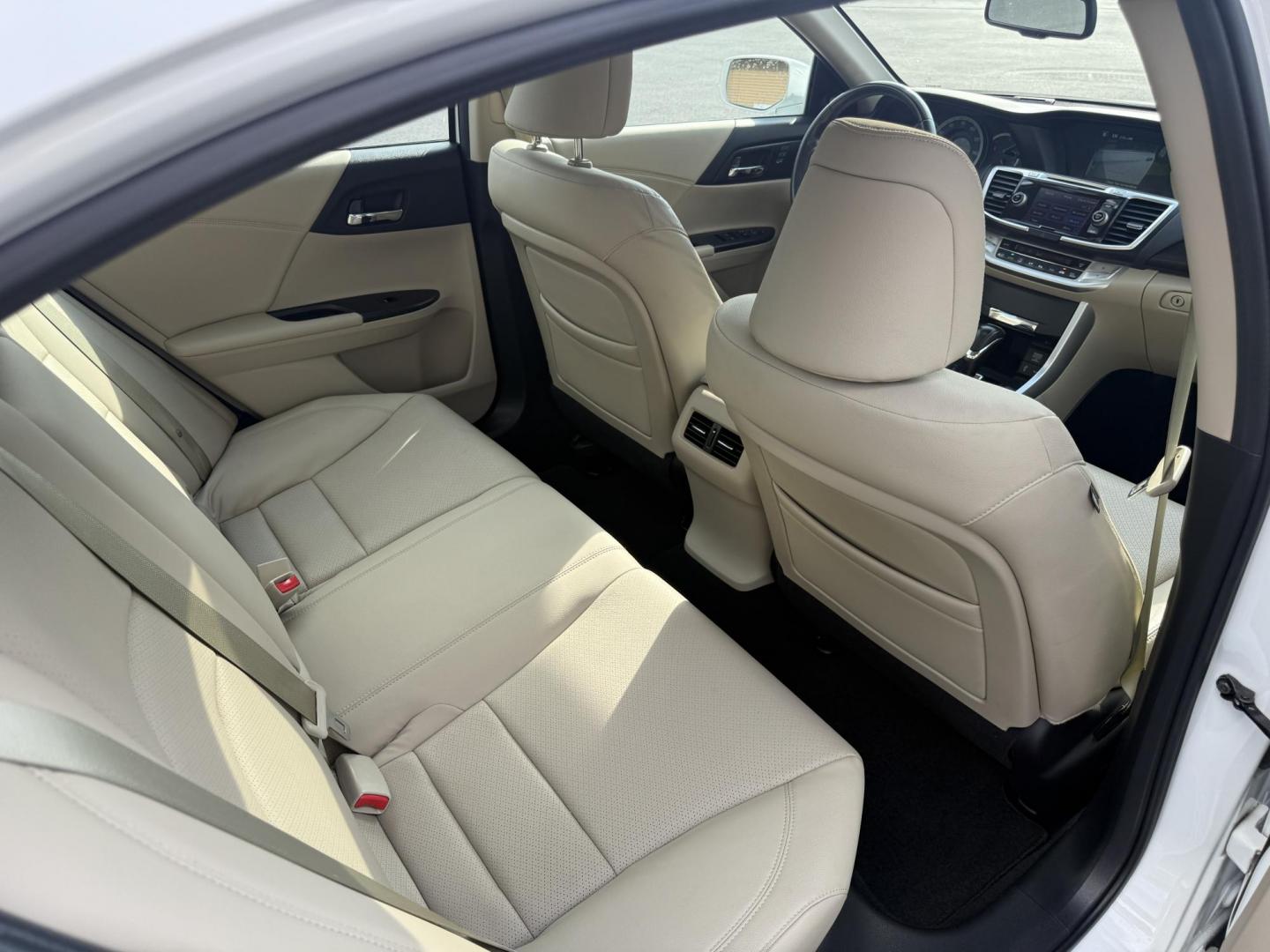 2014 White /Tan Honda Accord EX-L V6 Sedan AT (1HGCR3F8XEA) with an 3.5L V6 SOHC 24V engine, 6-Speed Automatic transmission, located at 547 E. Main St., Orwell, OH, 44076, (440) 437-5893, 41.535435, -80.847855 - This 2014 Honda Accord EX-L is a well-appointed midsize sedan powered by a 3.5-liter V6 engine paired with a 6-speed automatic transmission, achieving a quick 0-60 mph time of 5.6 seconds. It features a luxurious leather interior, dual-zone automatic climate control, and a premium 360-watt audio s - Photo#40