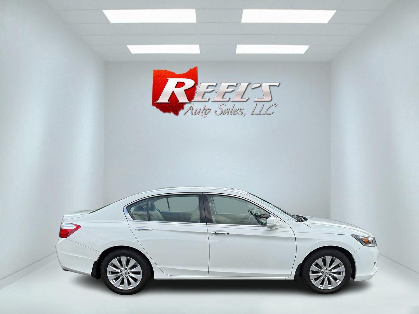 2014 White /Tan Honda Accord EX-L V6 Sedan AT (1HGCR3F8XEA) with an 3.5L V6 SOHC 24V engine, 6-Speed Automatic transmission, located at 547 E. Main St., Orwell, OH, 44076, (440) 437-5893, 41.535435, -80.847855 - This 2014 Honda Accord EX-L is a well-appointed midsize sedan powered by a 3.5-liter V6 engine paired with a 6-speed automatic transmission, achieving a quick 0-60 mph time of 5.6 seconds. It features a luxurious leather interior, dual-zone automatic climate control, and a premium 360-watt audio s - Photo#5