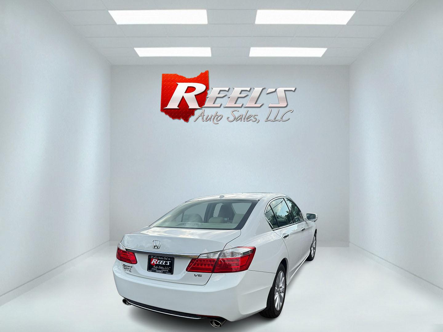 2014 White /Tan Honda Accord EX-L V6 Sedan AT (1HGCR3F8XEA) with an 3.5L V6 SOHC 24V engine, 6-Speed Automatic transmission, located at 547 E. Main St., Orwell, OH, 44076, (440) 437-5893, 41.535435, -80.847855 - This 2014 Honda Accord EX-L is a well-appointed midsize sedan powered by a 3.5-liter V6 engine paired with a 6-speed automatic transmission, achieving a quick 0-60 mph time of 5.6 seconds. It features a luxurious leather interior, dual-zone automatic climate control, and a premium 360-watt audio s - Photo#7