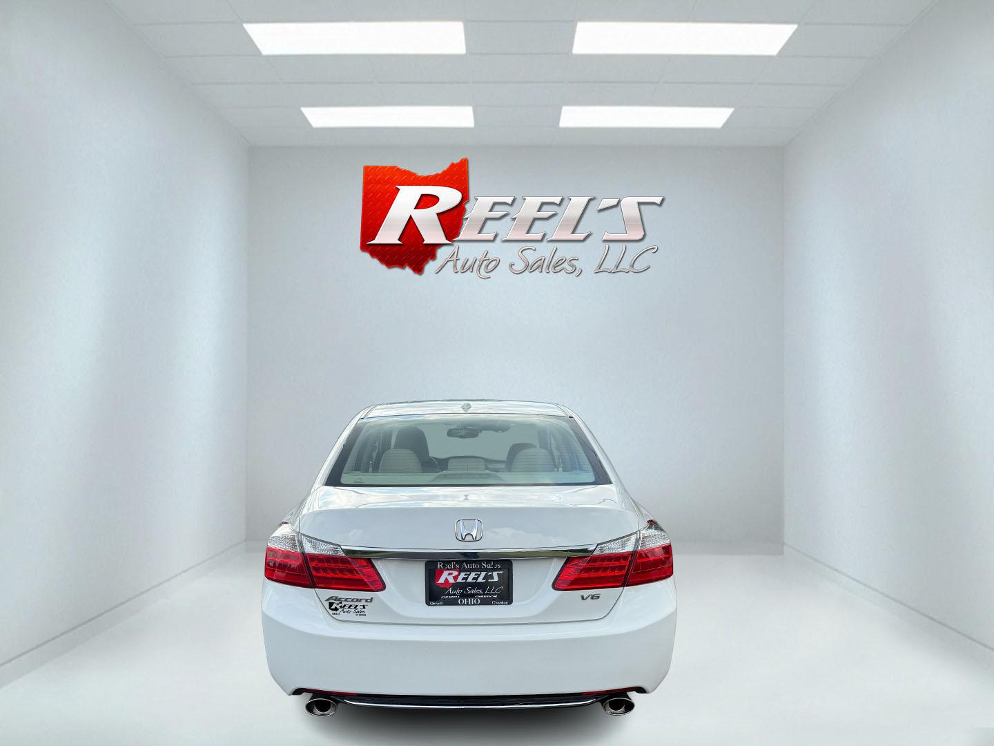 2014 White /Tan Honda Accord EX-L V6 Sedan AT (1HGCR3F8XEA) with an 3.5L V6 SOHC 24V engine, 6-Speed Automatic transmission, located at 547 E. Main St., Orwell, OH, 44076, (440) 437-5893, 41.535435, -80.847855 - This 2014 Honda Accord EX-L is a well-appointed midsize sedan powered by a 3.5-liter V6 engine paired with a 6-speed automatic transmission, achieving a quick 0-60 mph time of 5.6 seconds. It features a luxurious leather interior, dual-zone automatic climate control, and a premium 360-watt audio s - Photo#8