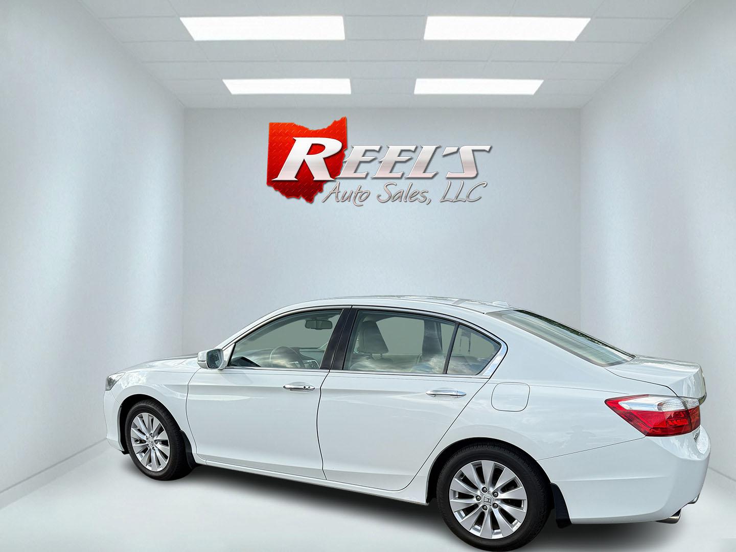 2014 White /Tan Honda Accord EX-L V6 Sedan AT (1HGCR3F8XEA) with an 3.5L V6 SOHC 24V engine, 6-Speed Automatic transmission, located at 547 E. Main St., Orwell, OH, 44076, (440) 437-5893, 41.535435, -80.847855 - This 2014 Honda Accord EX-L is a well-appointed midsize sedan powered by a 3.5-liter V6 engine paired with a 6-speed automatic transmission, achieving a quick 0-60 mph time of 5.6 seconds. It features a luxurious leather interior, dual-zone automatic climate control, and a premium 360-watt audio s - Photo#11