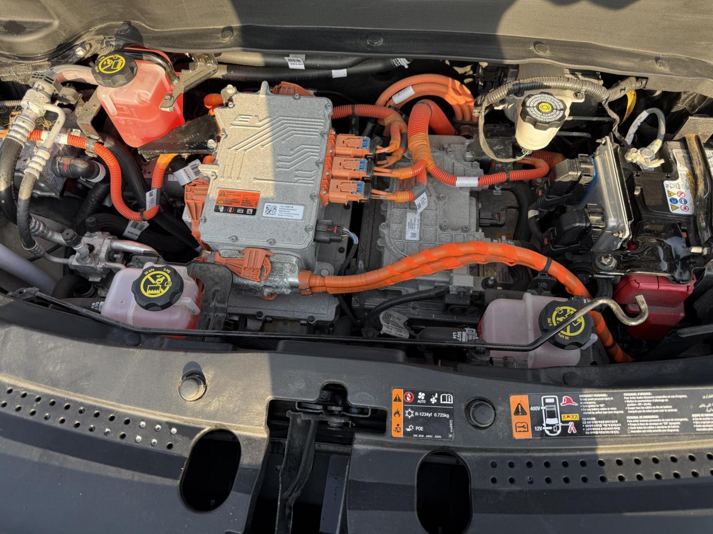 2022 Black /Blue Chevrolet Bolt EV 1LT (1G1FY6S00N4) with an ELECTRIC engine, 1A transmission, located at 11115 Chardon Rd. , Chardon, OH, 44024, (440) 214-9705, 41.580246, -81.241943 - This One Owner 2022 Chevrolet Bolt EV offers impressive features including a combined fuel efficiency of 115 MPGe, a luxurious leather interior with heated and cooled front seats, full LED exterior lighting, and advanced safety and convenience technologies such as lane keep assist, blind spot monito - Photo#14