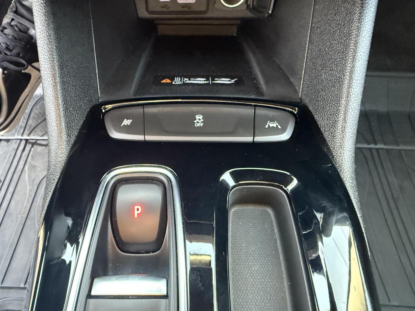 2022 Black /Blue Chevrolet Bolt EV 1LT (1G1FY6S00N4) with an ELECTRIC engine, 1A transmission, located at 11115 Chardon Rd. , Chardon, OH, 44024, (440) 214-9705, 41.580246, -81.241943 - This One Owner 2022 Chevrolet Bolt EV offers impressive features including a combined fuel efficiency of 115 MPGe, a luxurious leather interior with heated and cooled front seats, full LED exterior lighting, and advanced safety and convenience technologies such as lane keep assist, blind spot monito - Photo#27