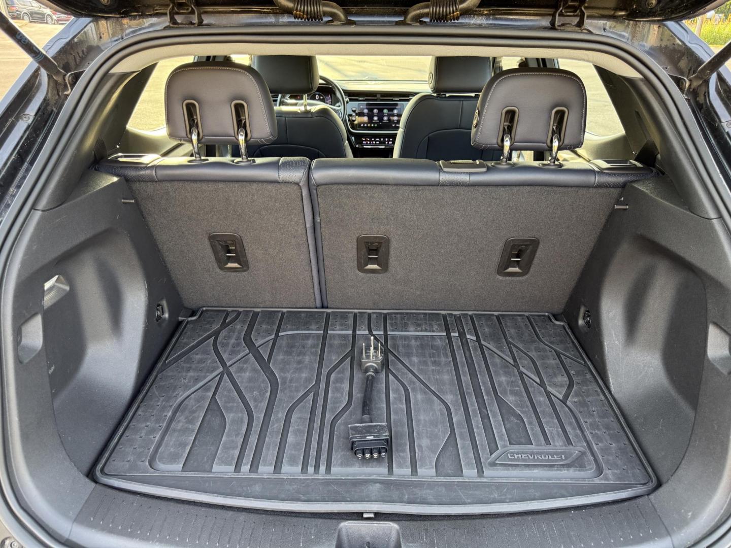 2022 Black /Blue Chevrolet Bolt EV 1LT (1G1FY6S00N4) with an ELECTRIC engine, 1A transmission, located at 11115 Chardon Rd. , Chardon, OH, 44024, (440) 214-9705, 41.580246, -81.241943 - This One Owner 2022 Chevrolet Bolt EV offers impressive features including a combined fuel efficiency of 115 MPGe, a luxurious leather interior with heated and cooled front seats, full LED exterior lighting, and advanced safety and convenience technologies such as lane keep assist, blind spot monito - Photo#36