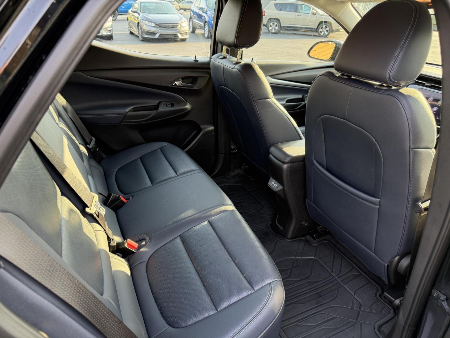 2022 Black /Blue Chevrolet Bolt EV 1LT (1G1FY6S00N4) with an ELECTRIC engine, 1A transmission, located at 11115 Chardon Rd. , Chardon, OH, 44024, (440) 214-9705, 41.580246, -81.241943 - This One Owner 2022 Chevrolet Bolt EV offers impressive features including a combined fuel efficiency of 115 MPGe, a luxurious leather interior with heated and cooled front seats, full LED exterior lighting, and advanced safety and convenience technologies such as lane keep assist, blind spot monito - Photo#38