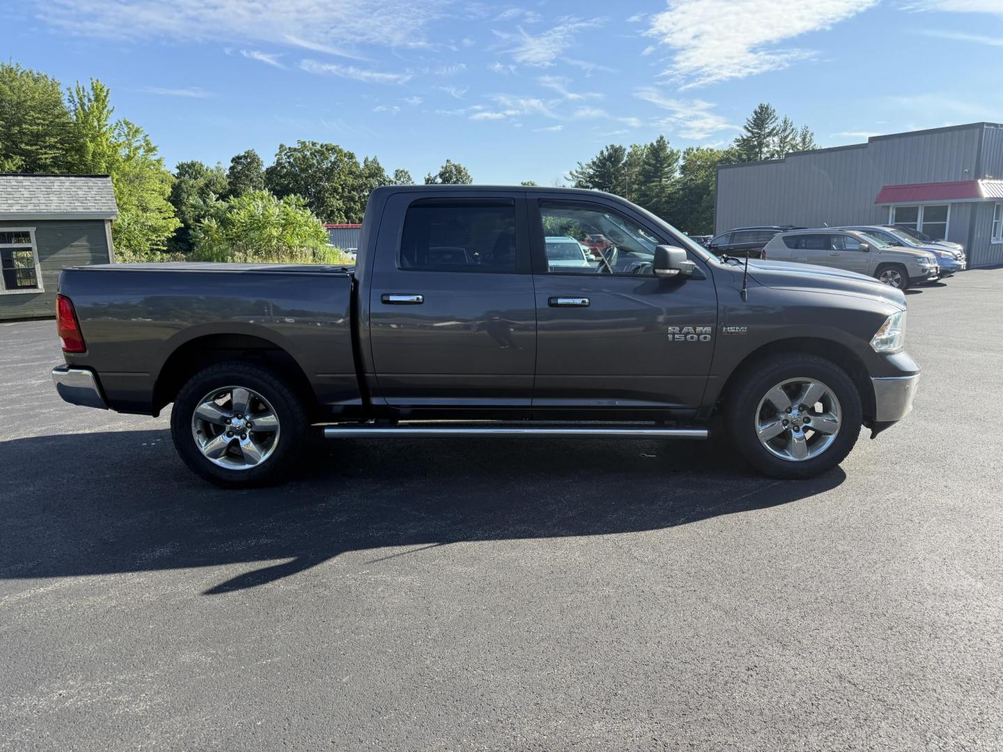 2016 Gray /Gray RAM 1500 Big Horn Crew Cab SWB 4WD (1C6RR7LT2GS) with an 5.7L V8 OHV 16V engine, 8-Speed Automatic transmission, located at 11115 Chardon Rd. , Chardon, OH, 44024, (440) 214-9705, 41.580246, -81.241943 - This One Owner 2016 Ram 1500 Big Horn Crew Cab 5.7 HEMI V8 combines powerful performance with advanced features, featuring an 8-speed automatic transmission, a formidable 8,010-pound towing capacity, and a 5.7-liter HEMI V8 engine. It offers modern technology including an 8.4-inch touchscreen infota - Photo#7