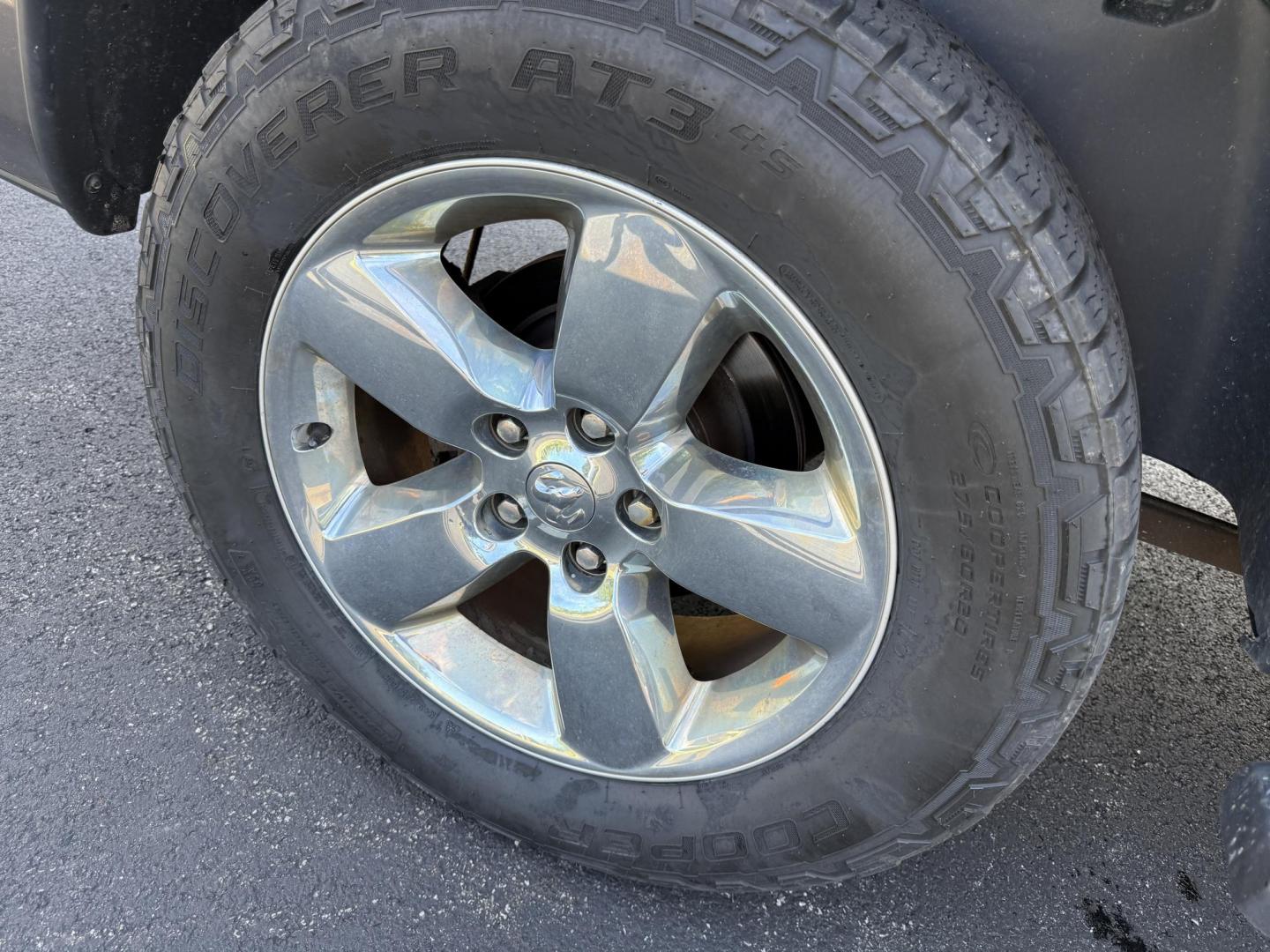 2016 Gray /Gray RAM 1500 Big Horn Crew Cab SWB 4WD (1C6RR7LT2GS) with an 5.7L V8 OHV 16V engine, 8-Speed Automatic transmission, located at 11115 Chardon Rd. , Chardon, OH, 44024, (440) 214-9705, 41.580246, -81.241943 - This One Owner 2016 Ram 1500 Big Horn Crew Cab 5.7 HEMI V8 combines powerful performance with advanced features, featuring an 8-speed automatic transmission, a formidable 8,010-pound towing capacity, and a 5.7-liter HEMI V8 engine. It offers modern technology including an 8.4-inch touchscreen infota - Photo#8